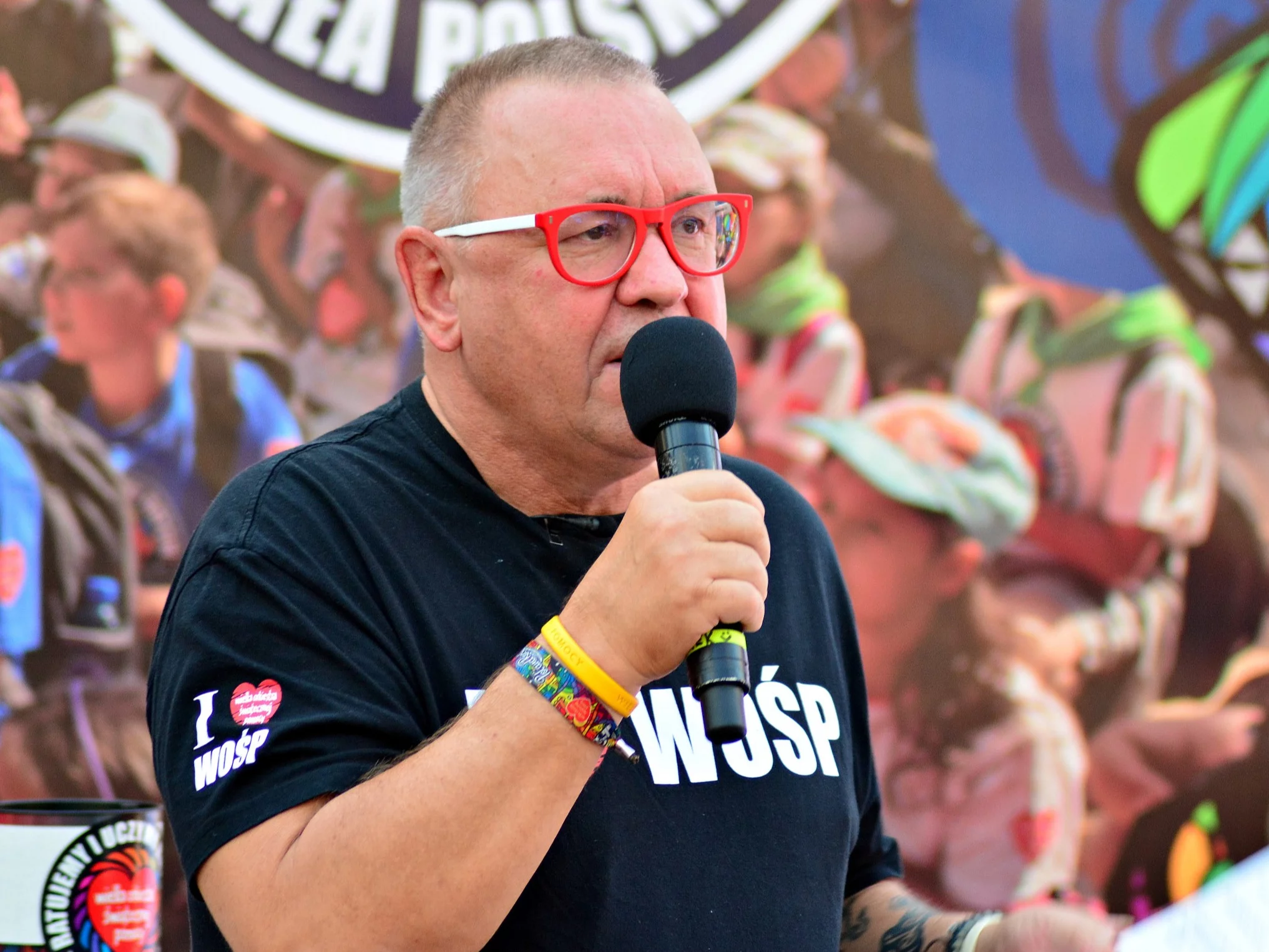 Jurek Owsiak ujawnił, ile zarabia. Jeden szczegół przykuwa uwagę Jurek Owsiak ujawnił, ile zarabia. Jeden szczegół przykuwa uwagę