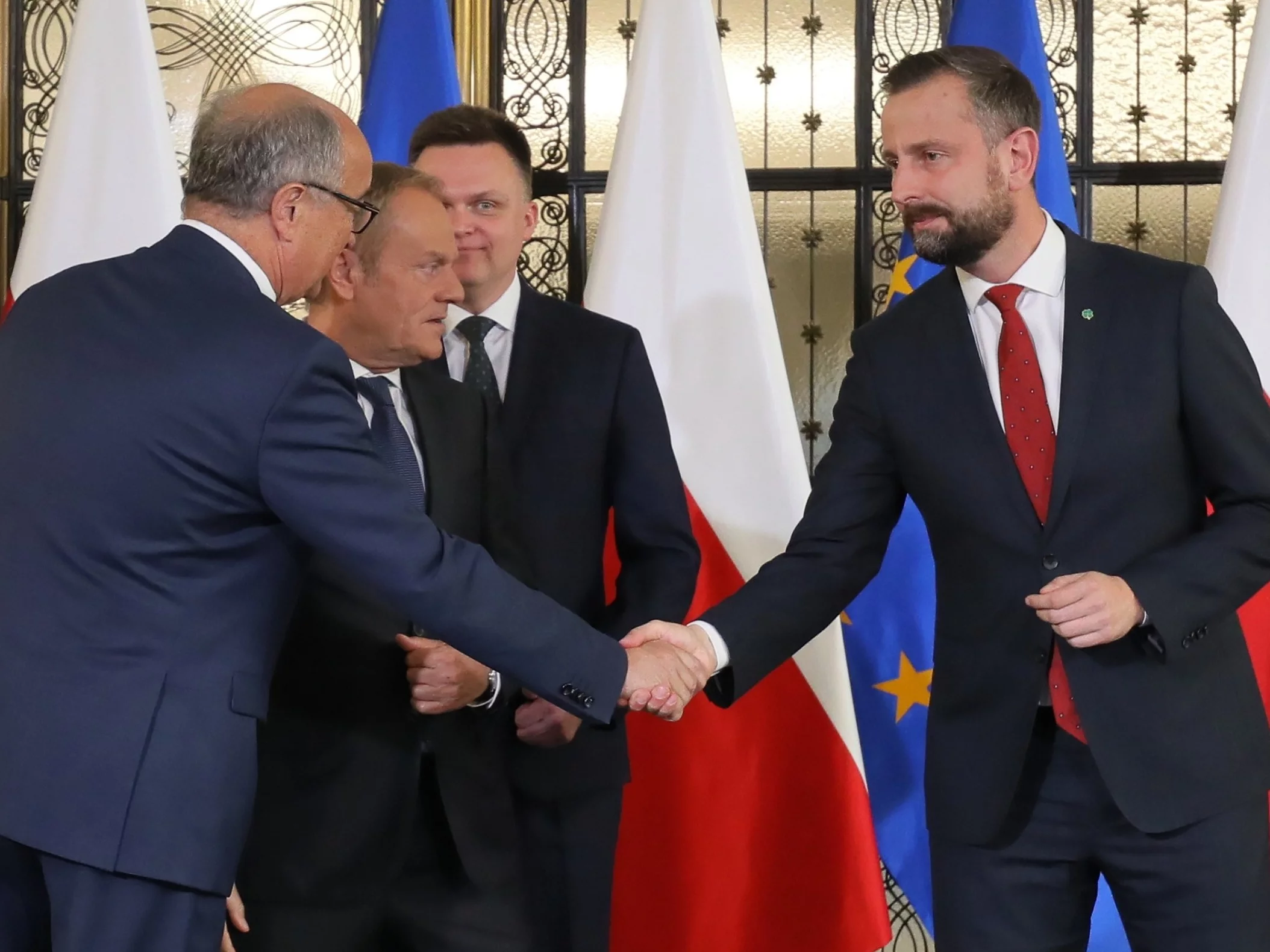 Koalicjantom puszczają nerwy. „Spisek smoleński Tuska” Koalicjantom puszczają nerwy. „Spisek smoleński Tuska”