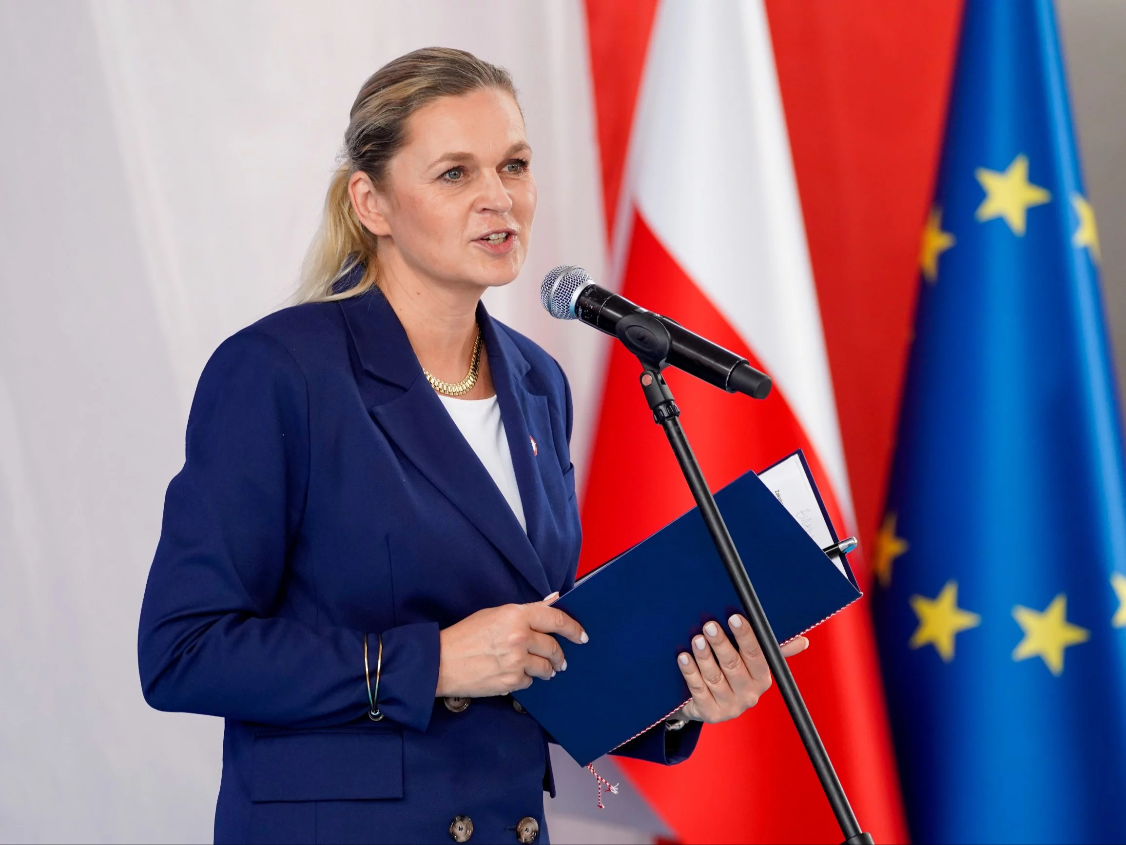 MEN likwiduje flagowy pomysł Czarnka. PiS nie protestowało MEN likwiduje flagowy pomysł Czarnka. PiS nie protestowało