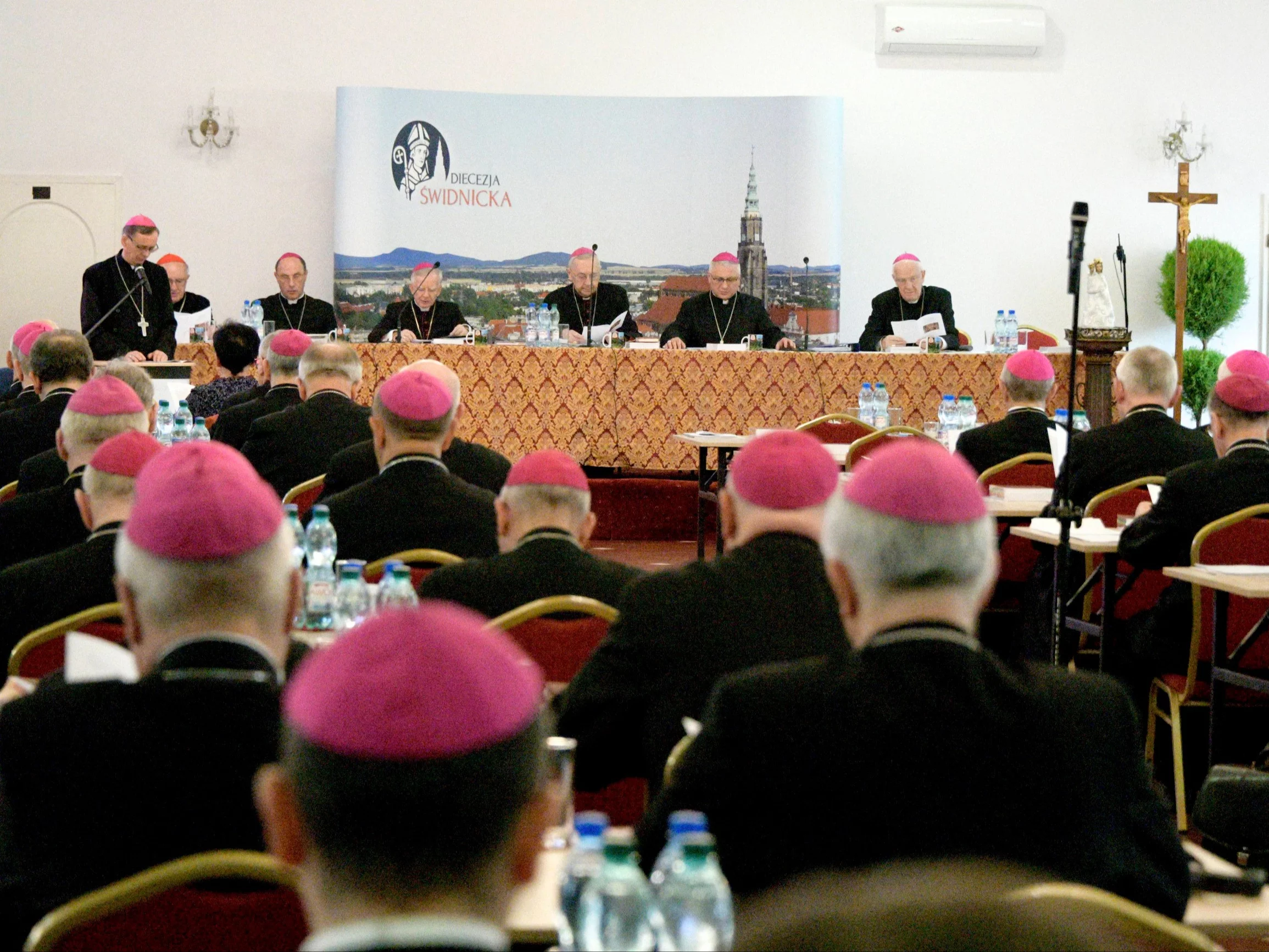 Pilny apel Episkopatu. Biskup nie przebierał w słowach Pilny apel Episkopatu. Biskup nie przebierał w słowach