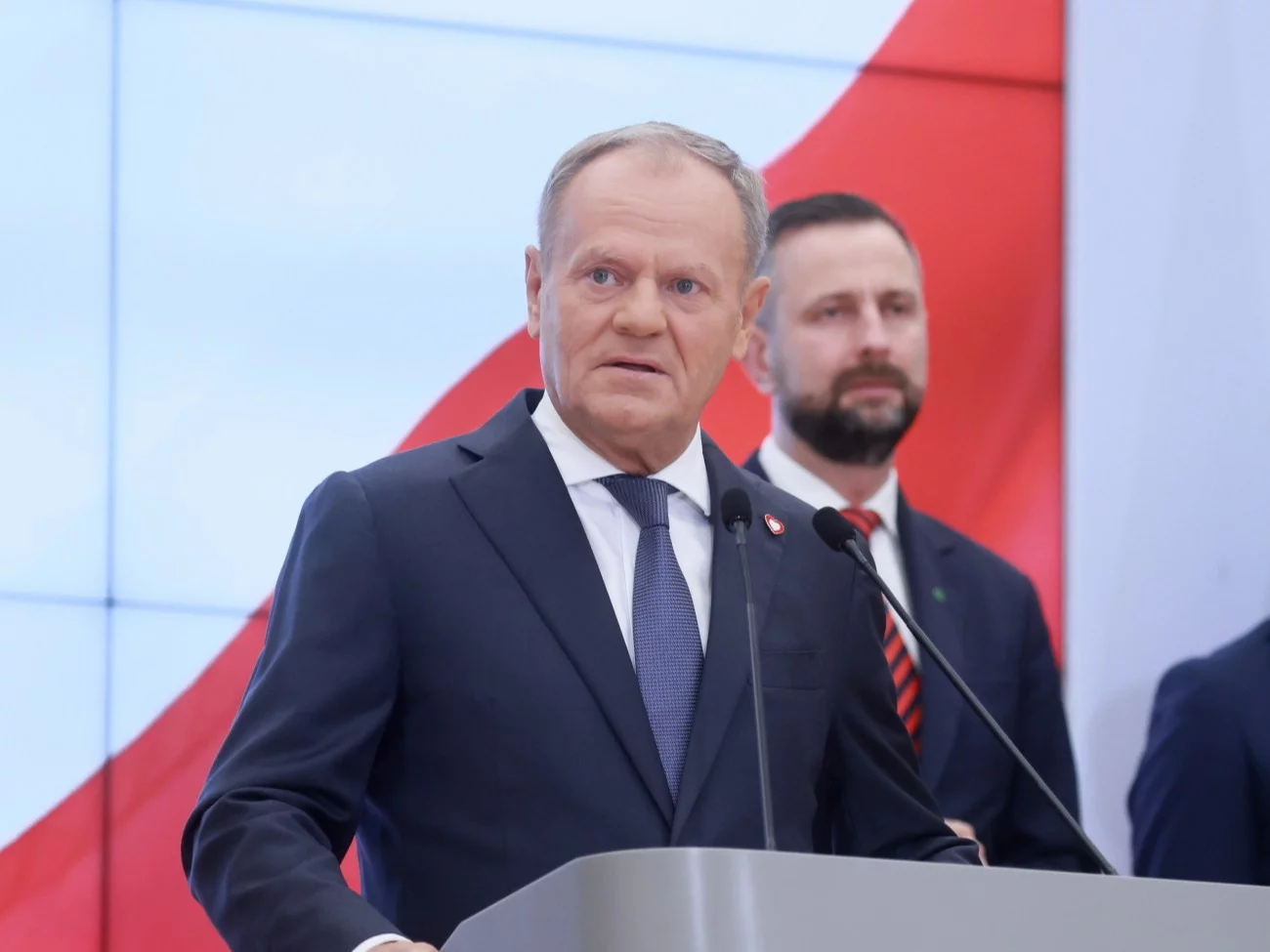 Tusk ogłaszał rekonstrukcję. TV Republika wyciągnęła nagranie z Putinem Tusk ogłaszał rekonstrukcję. TV Republika wyciągnęła nagranie z Putinem