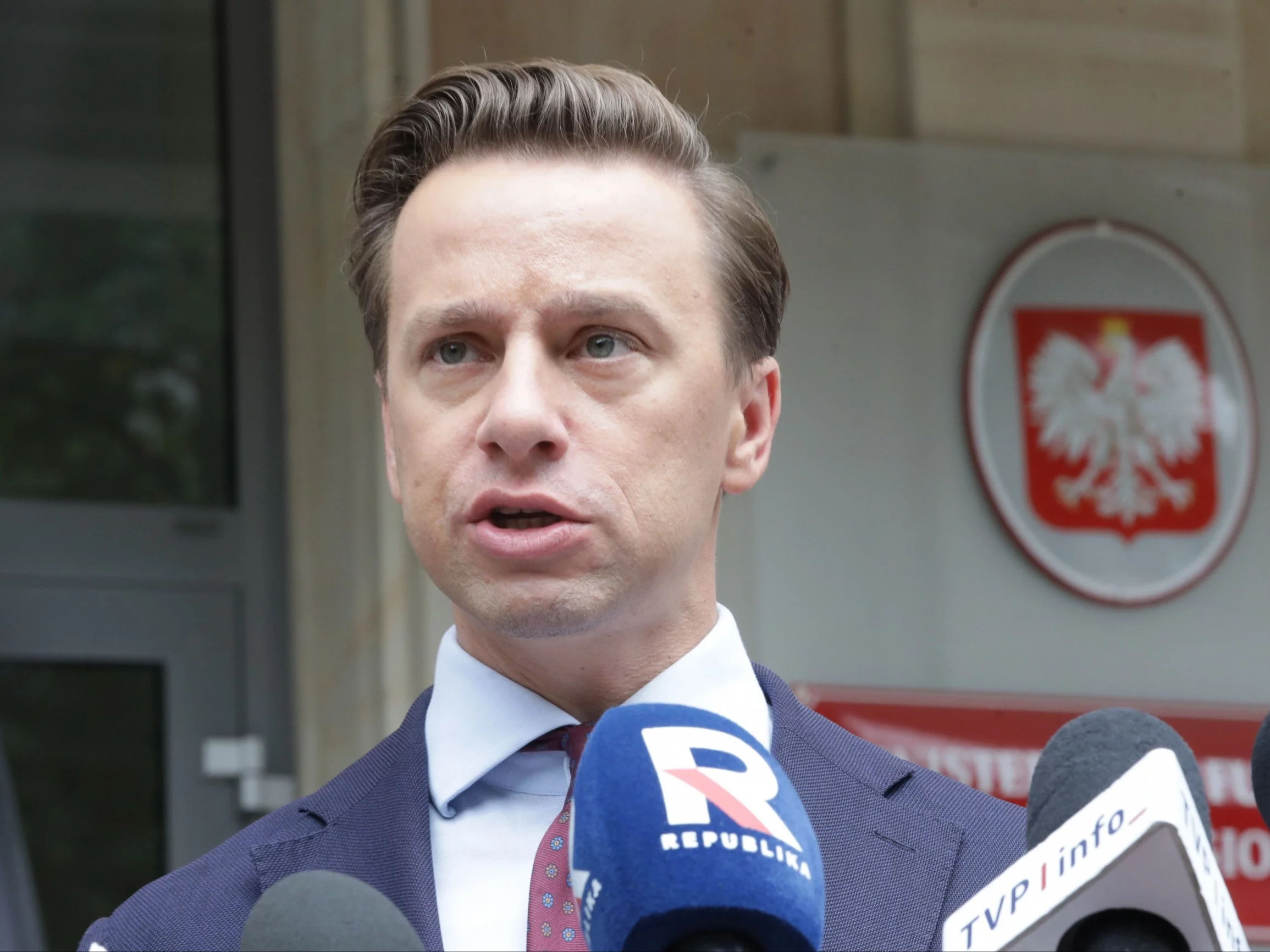 Konfederacja języczkiem u wagi. Polacy w sondażu mówią jednym głosem o zaskakującej koalicji