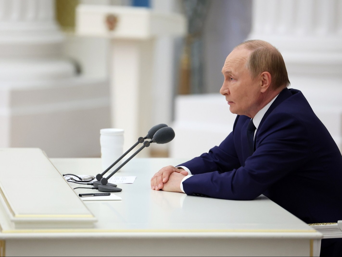 Osobiste powitanie i czerwony dywan dla Putina. Nowe szczegóły spotkania z Trumpem