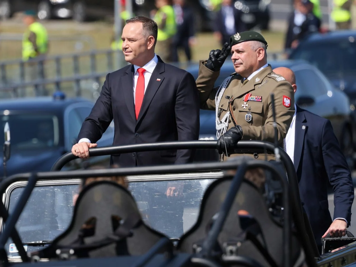 Stadionowa przeszłość już pomaga Nawrockiemu. Ekspert nie ma wątpliwości