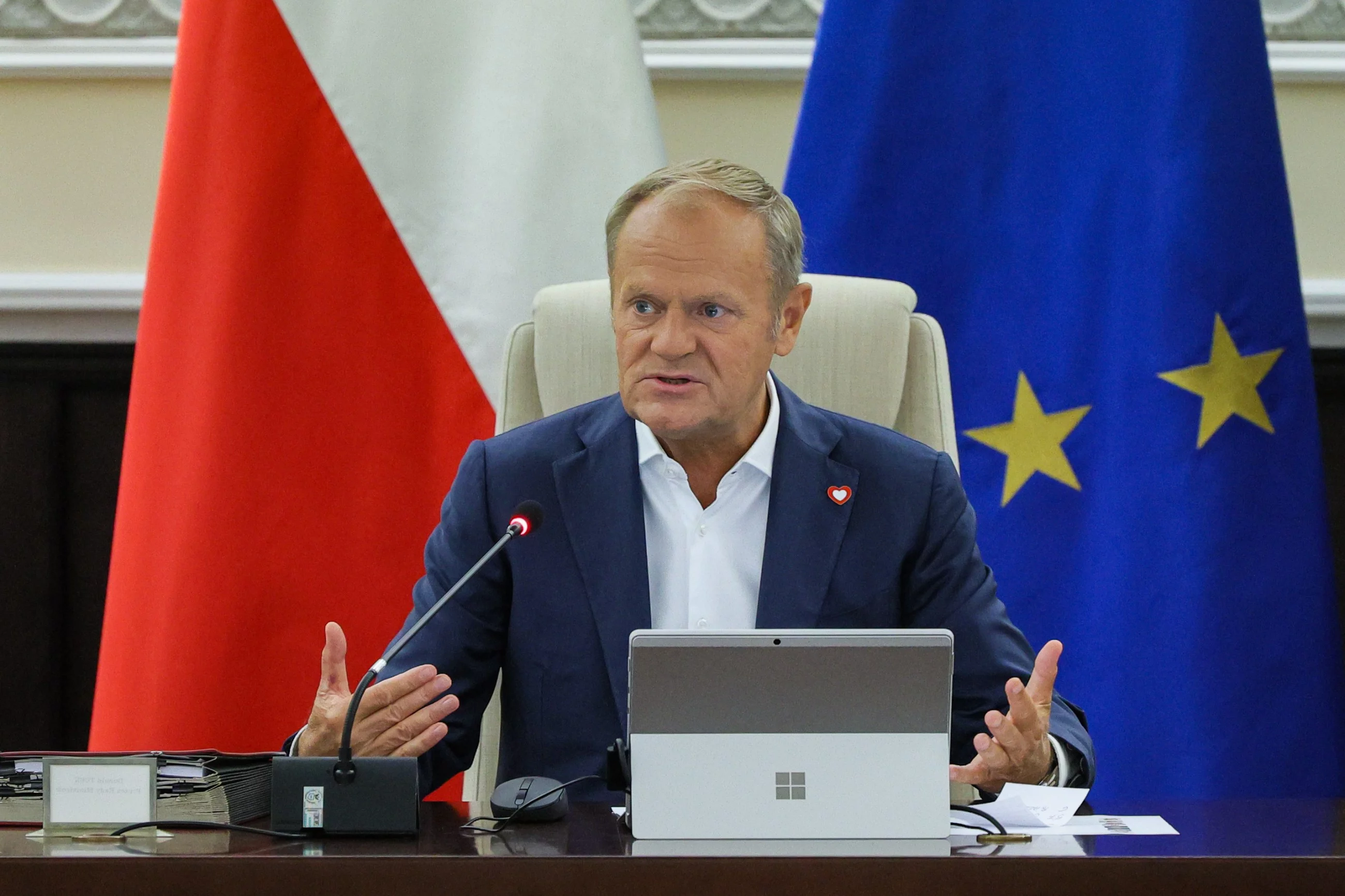 Zamieszki na Stadionie Narodowym. Tusk: 63 osoby mają postępowanie o opuszczenie kraju
