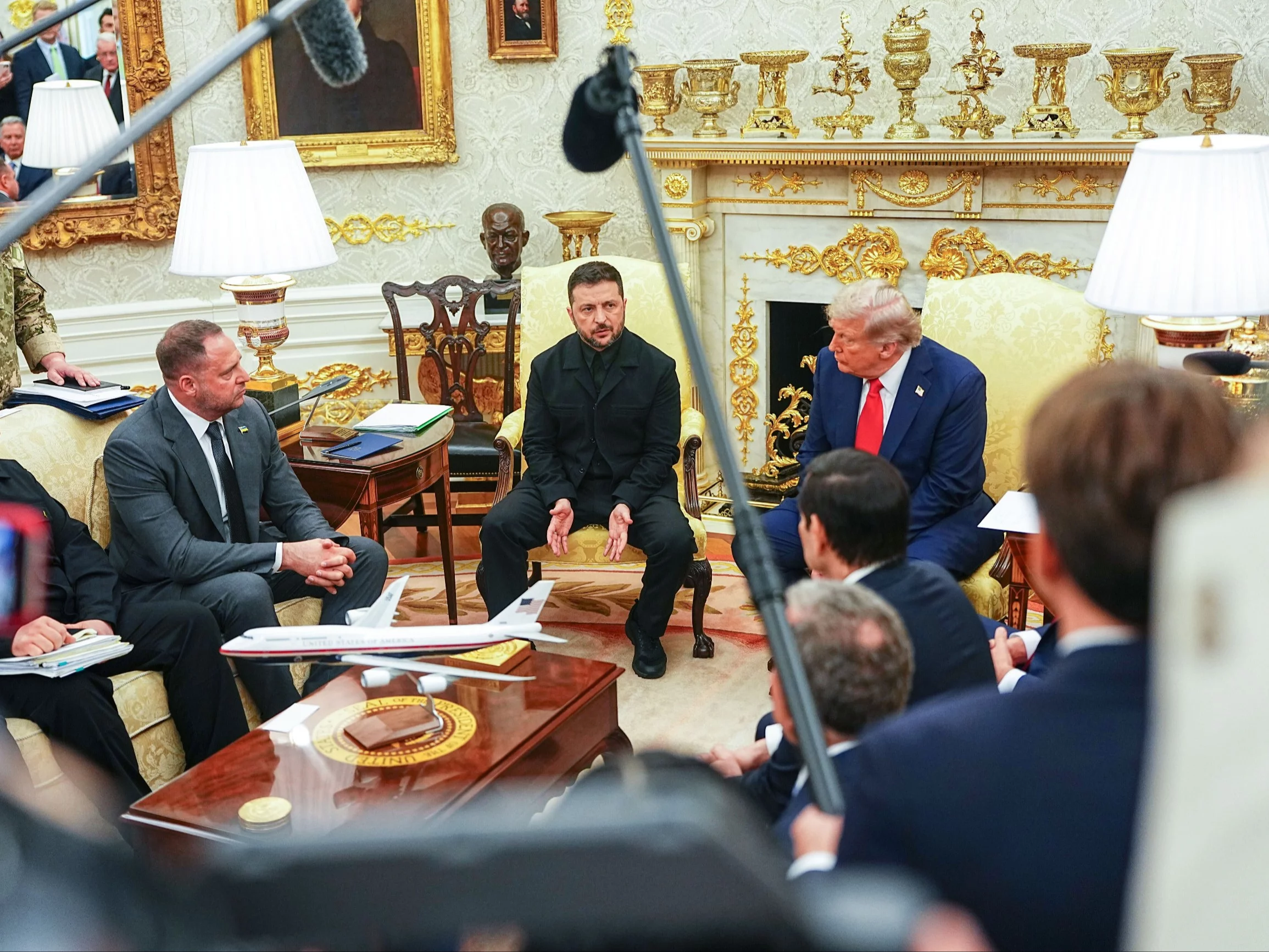 Zasłynął atakiem na Zełenskiego, otrzymał od Rosjan butelkę wódki. Jego przeszłość szybko wróciła