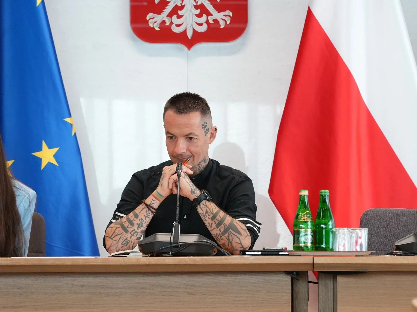 Zawieszony poseł KO wściekły na biskupów. „Absurd, idiotyzm, głupota i kłamstwo”