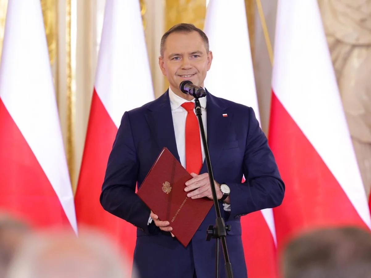 Zełenski poprosił o rozmowę z Nawrockim. „To powinno ulec zmianie” Zełenski poprosił o rozmowę z Nawrockim. „To powinno ulec zmianie”