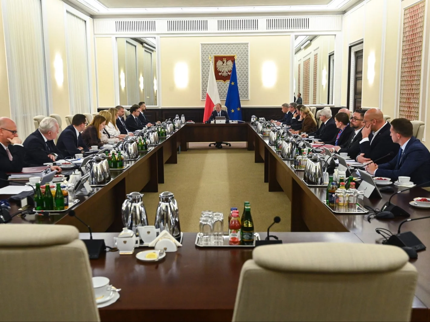 Awantura na posiedzeniu rządu. Tusk nie ukrywał irytacji Awantura na posiedzeniu rządu. Tusk nie ukrywał irytacji