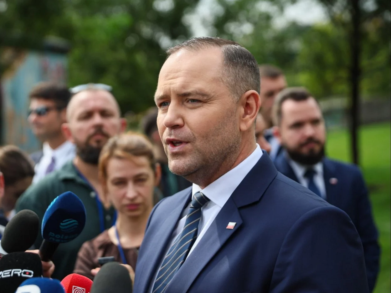 Burza wokół snusów Nawrockiego. Polityk stawia sprawę jasno