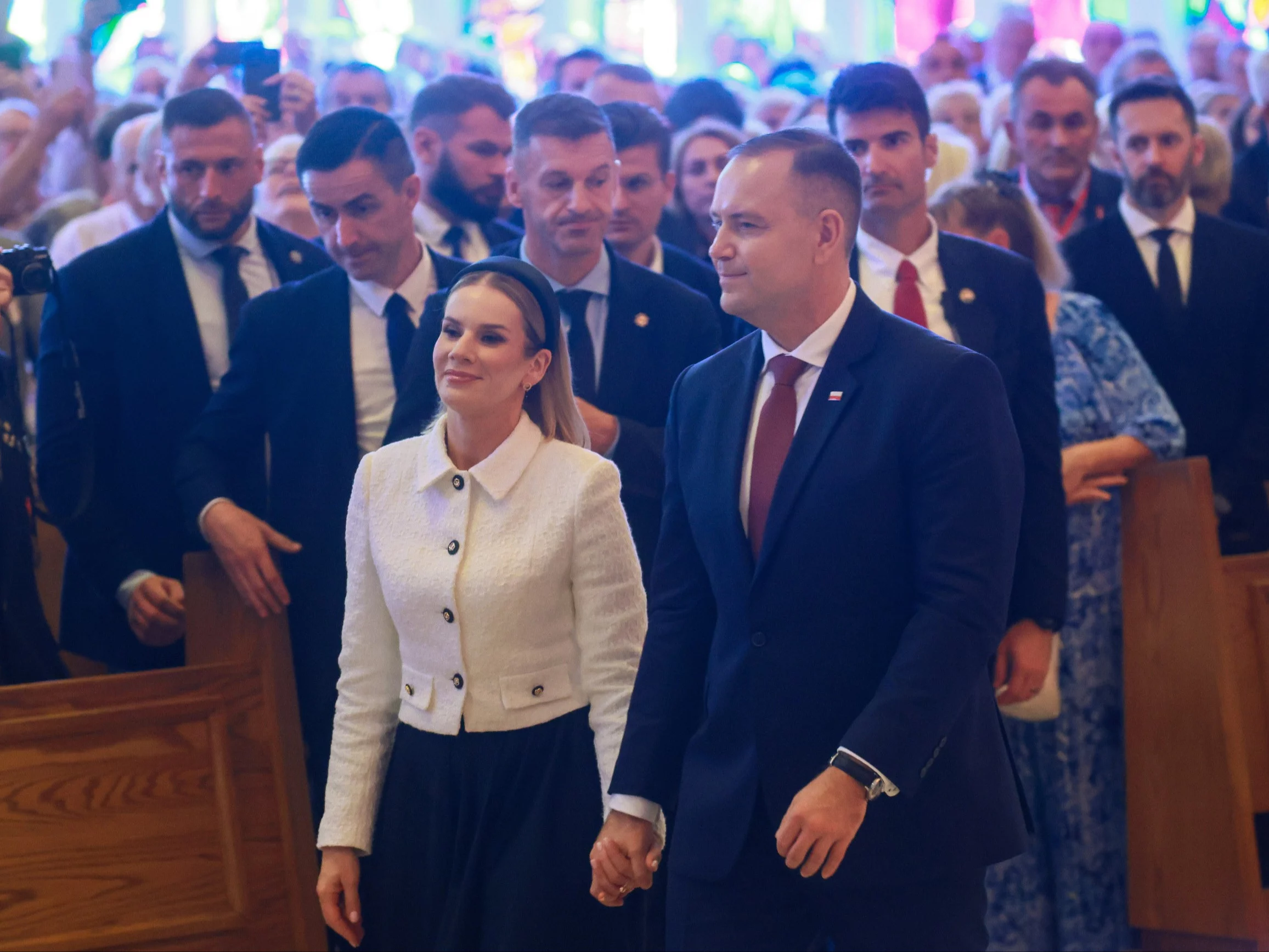 Karol Nawrocki na mszy w „amerykańskiej Częstochowie”. Wyprowadzono „księdza”