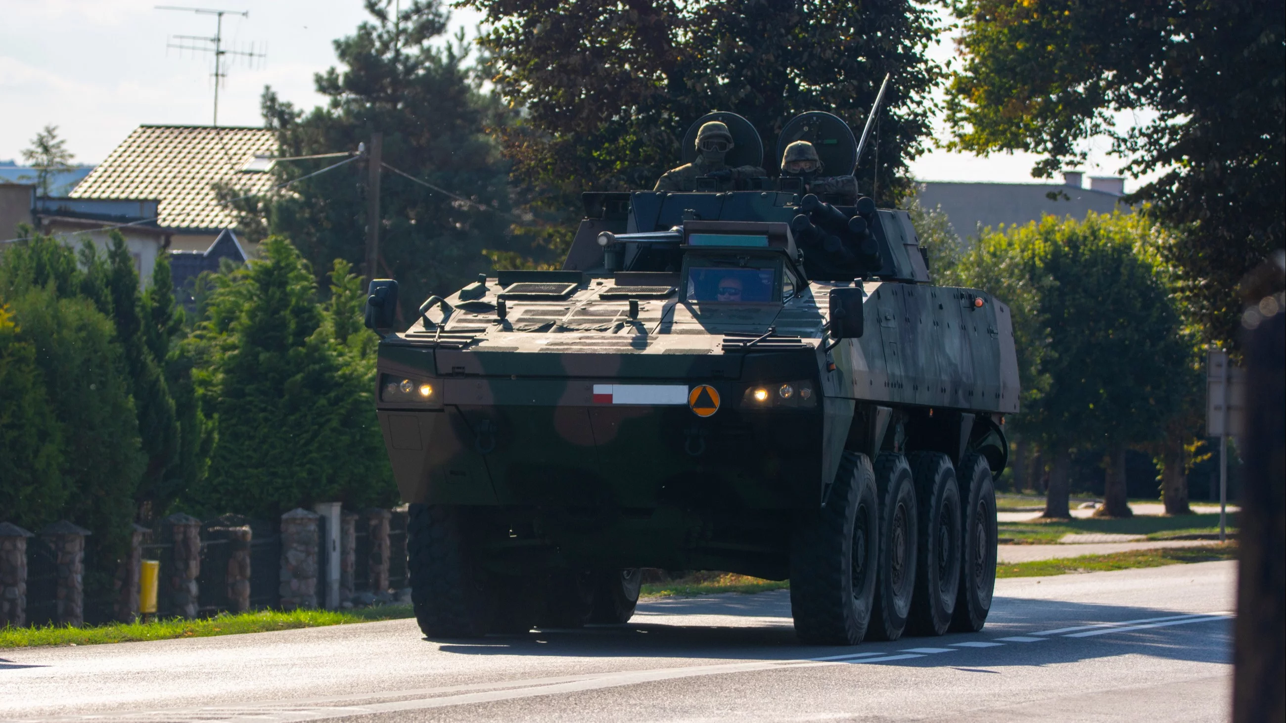 Kolumny wojskowe w całej Polsce. Wojsko apeluje do kierowców