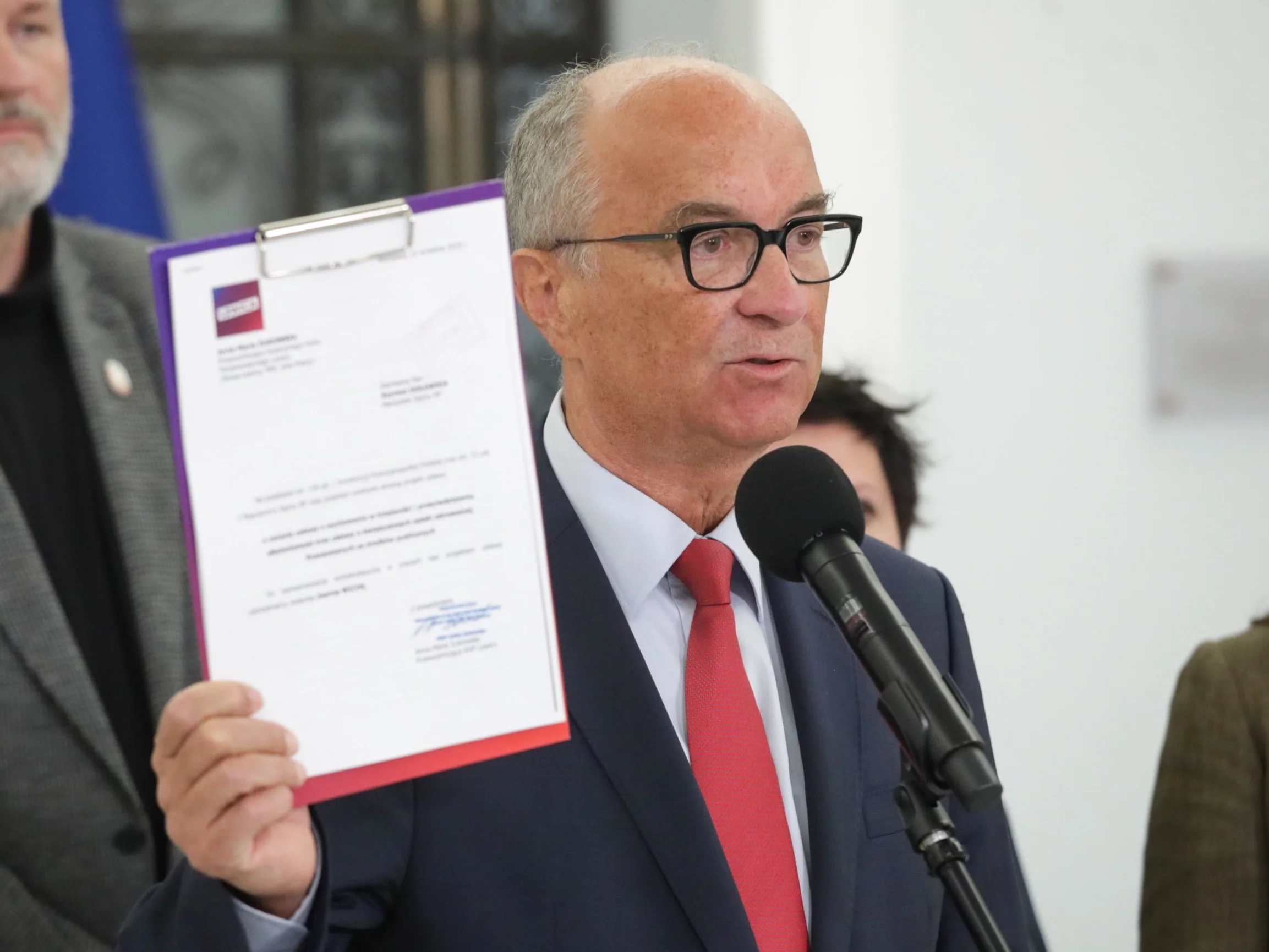 Lewica chce nocnej prohibicji w całej Polsce. Projekt trafił już do Sejmu Lewica chce nocnej prohibicji w całej Polsce. Projekt trafił już do Sejmu