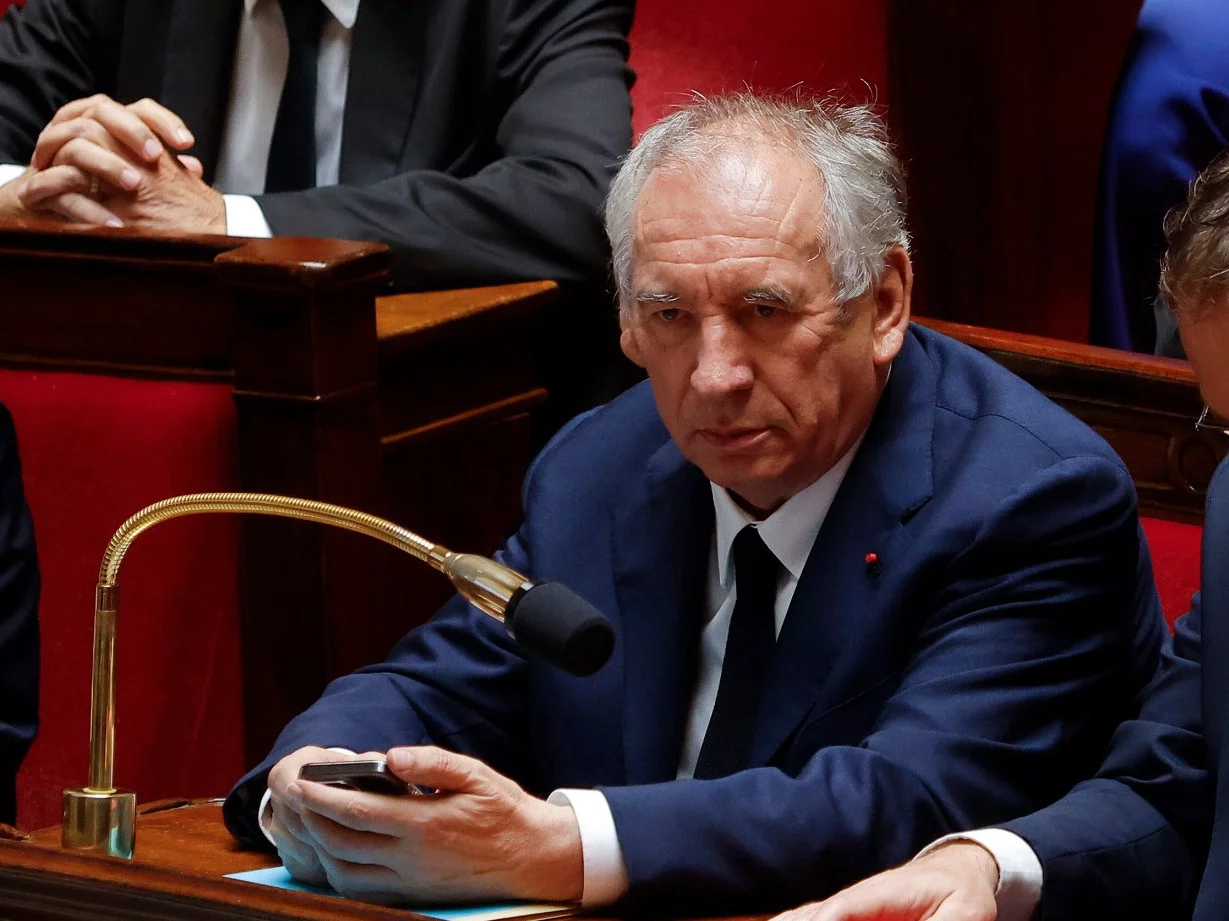 Napięta sytuacja. Parlament nie dał wotum zaufania rządowi Bayrou Napięta sytuacja. Parlament nie dał wotum zaufania rządowi Bayrou