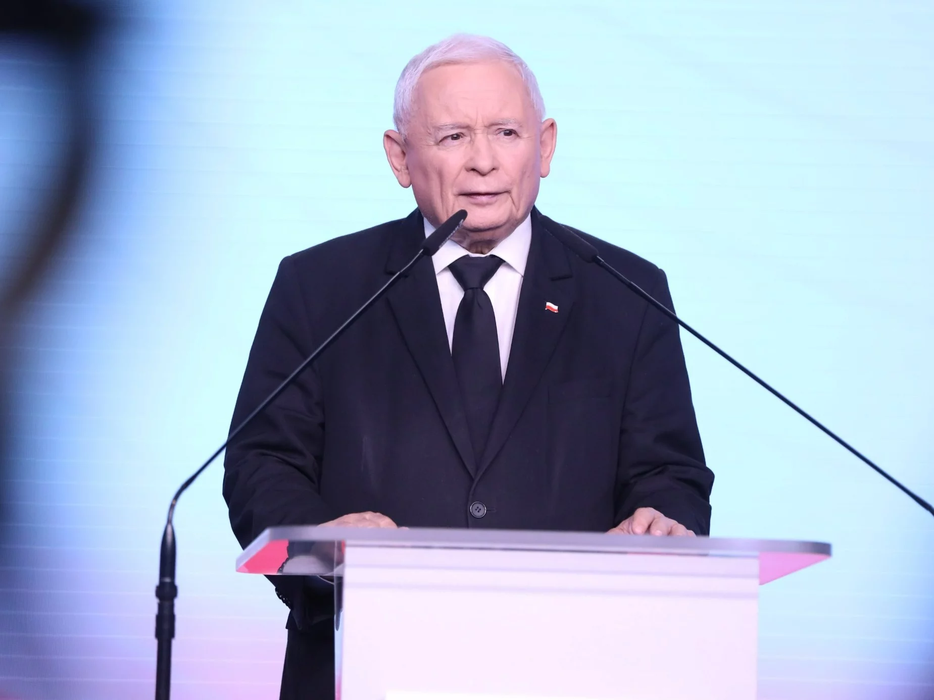 PiS na czele najnowszego sondażu. Wraca stary problem Jarosława Kaczyńskiego PiS na czele najnowszego sondażu. Wraca stary problem Jarosława Kaczyńskiego