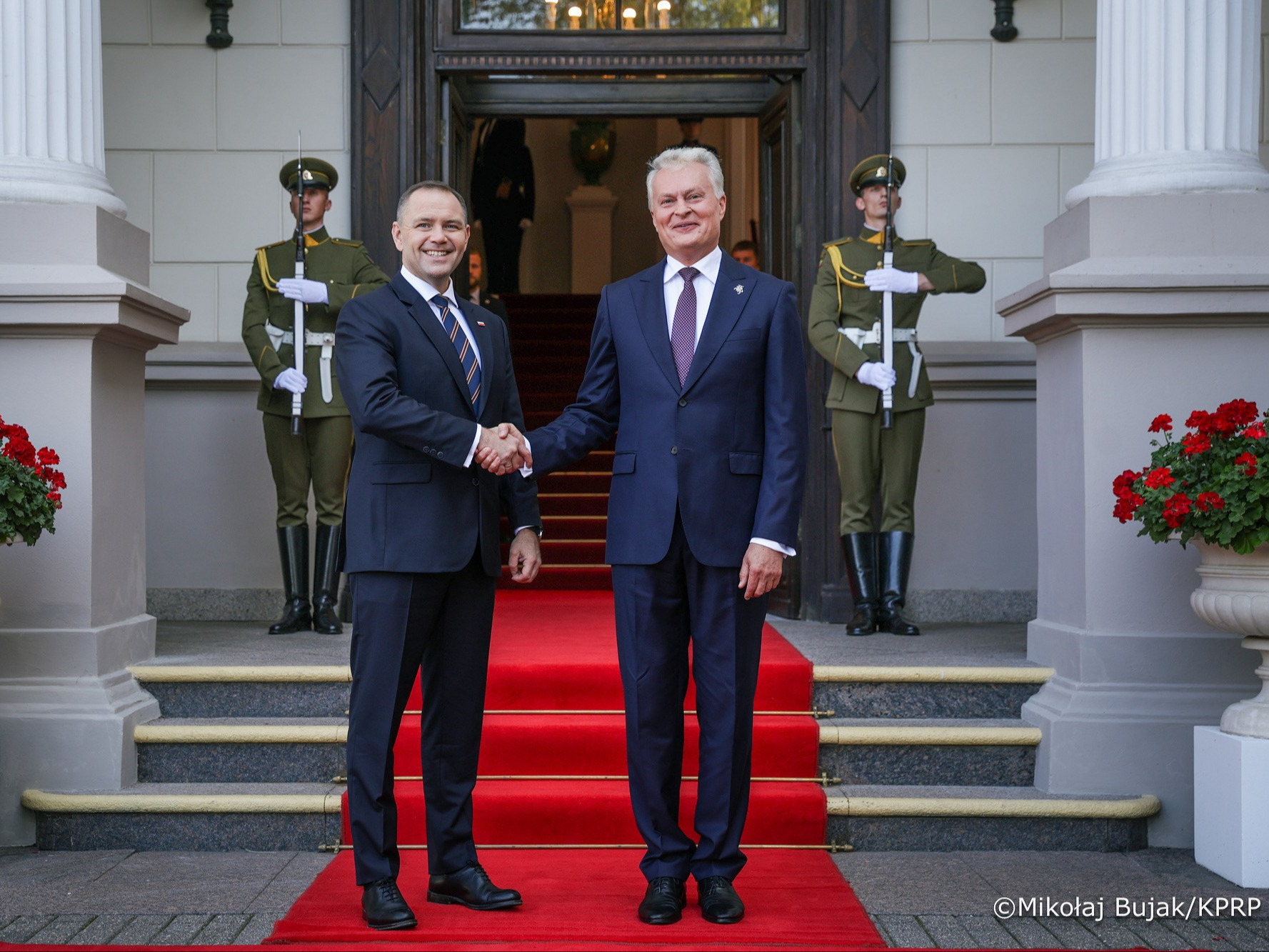Po rozmowie z prezydentem Litwy Nawrocki podkreślił różnicę. „Nieco inaczej patrzymy” Po rozmowie z prezydentem Litwy Nawrocki podkreślił różnicę. „Nieco inaczej patrzymy”