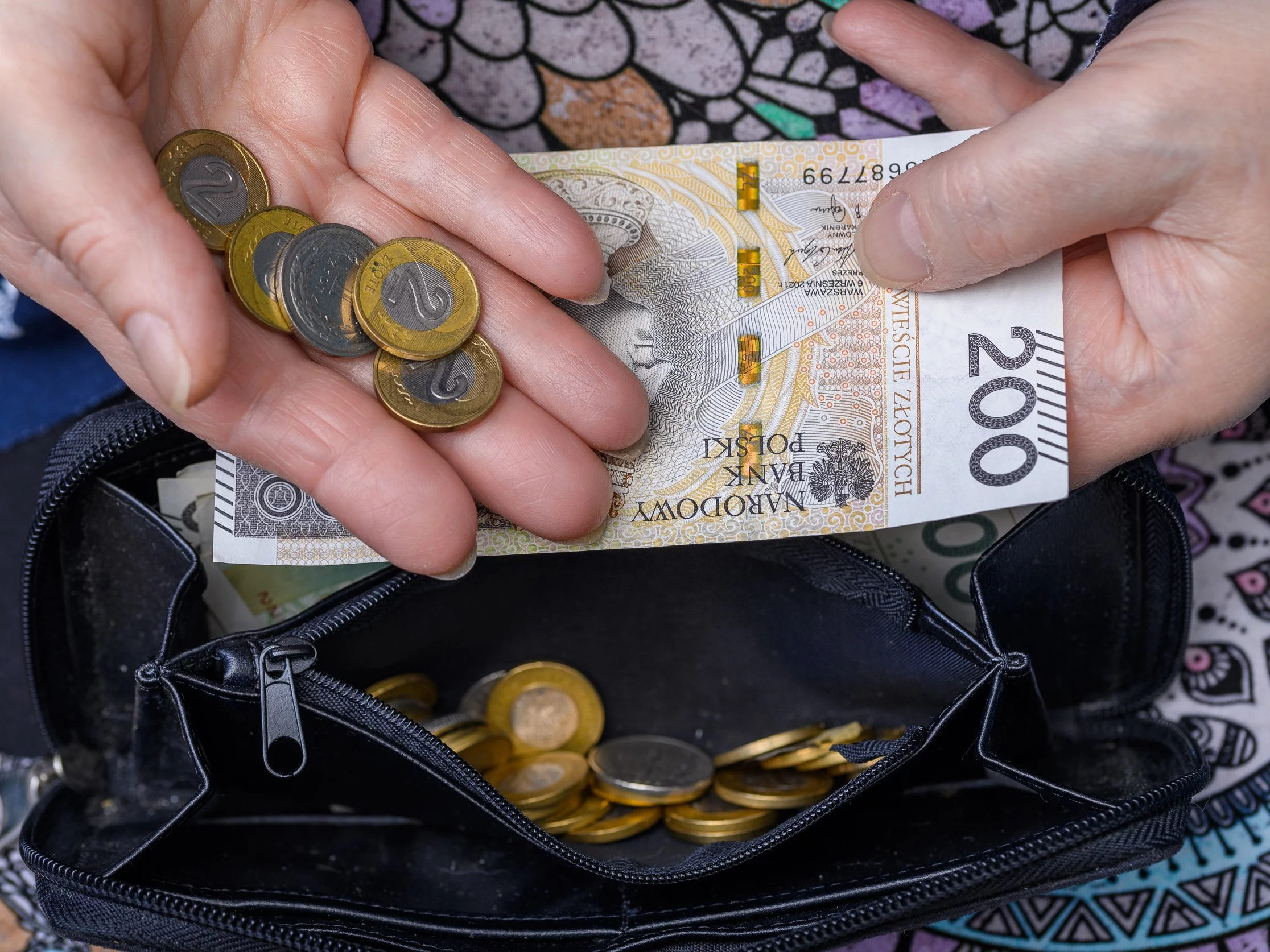 Podwójna wypłata emerytury w październiku? Ci seniorzy dostaną dwa przelewy Podwójna wypłata emerytury w październiku? Ci seniorzy dostaną dwa przelewy