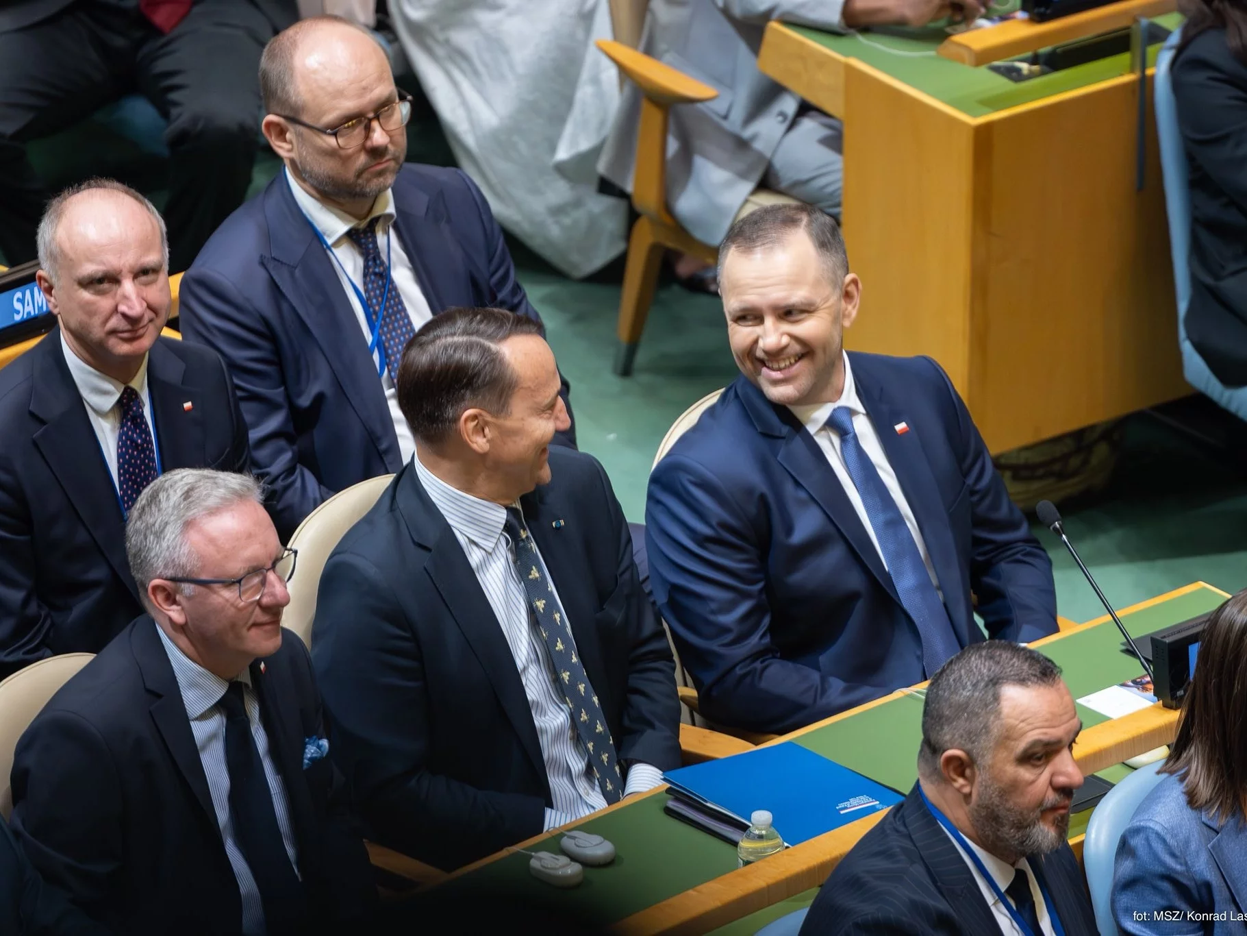 Sikorski obok Nawrockiego. Zaskakujące obrazki z USA Sikorski obok Nawrockiego. Zaskakujące obrazki z USA