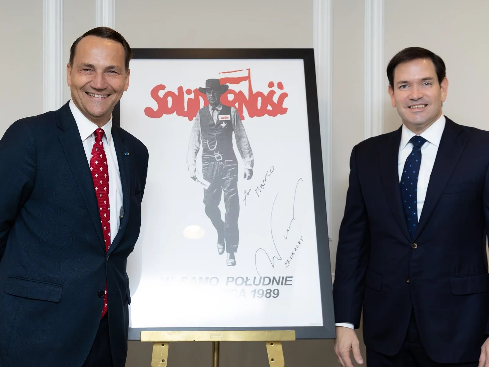Sikorski z wizytą w USA. To usłyszał o Polsce od współpracownika Trumpa Sikorski z wizytą w USA. To usłyszał o Polsce od współpracownika Trumpa