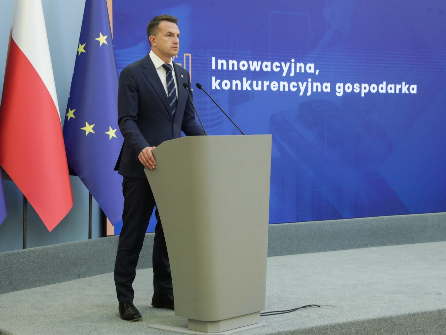 To miał być jeden ze „100 konkretów”. Rzecznik rządu zakłopotany po pytaniu