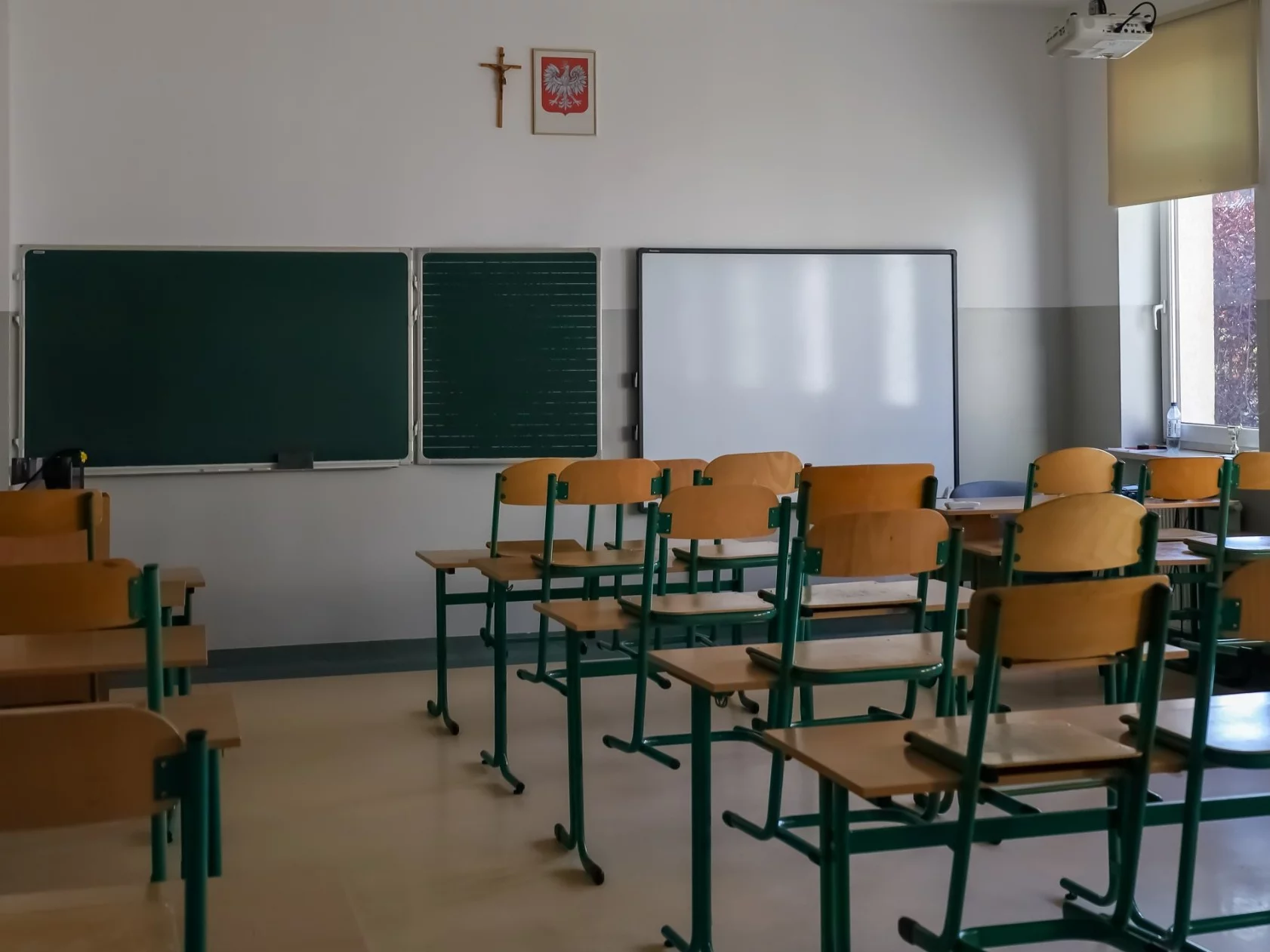 Uczennice ujawniły skandal w szkole. „Zrzuciłbym z ciebie płaszcz” Uczennice ujawniły skandal w szkole. „Zrzuciłbym z ciebie płaszcz”
