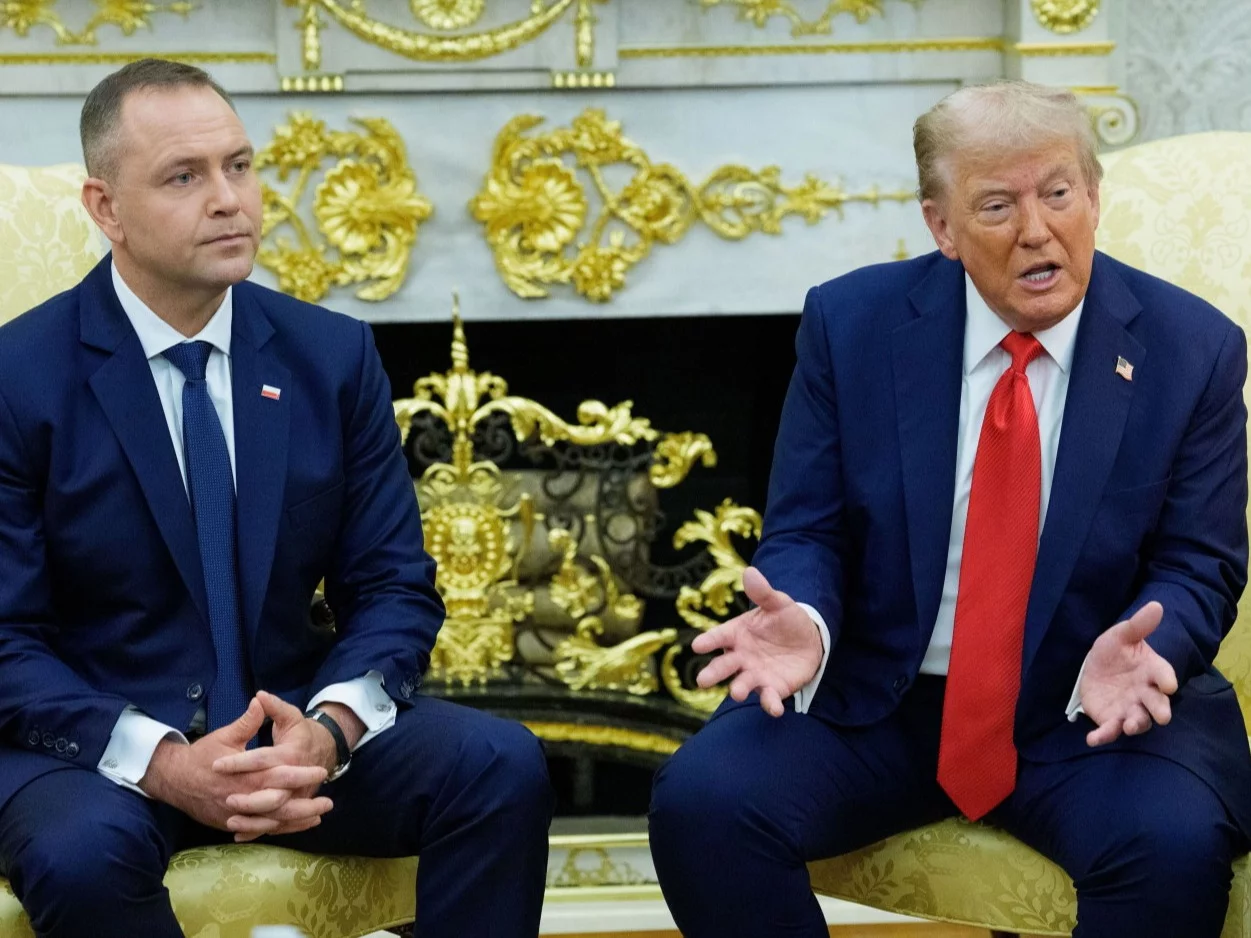 Wziął pod lupę zachowanie Nawrockiego. Ten szczegół przykuwa uwagę Wziął pod lupę zachowanie Nawrockiego. Ten szczegół przykuwa uwagę
