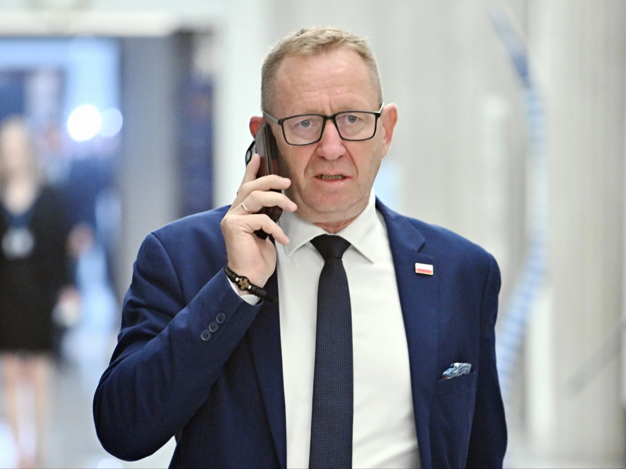 Afera z działką pod CPK nabiera rozpędu. Specjalne gadżety dla polityków PiS. „Daj plusa na Telusa” Afera z działką pod CPK nabiera rozpędu. Specjalne gadżety dla polityków PiS. „Daj plusa na Telusa”