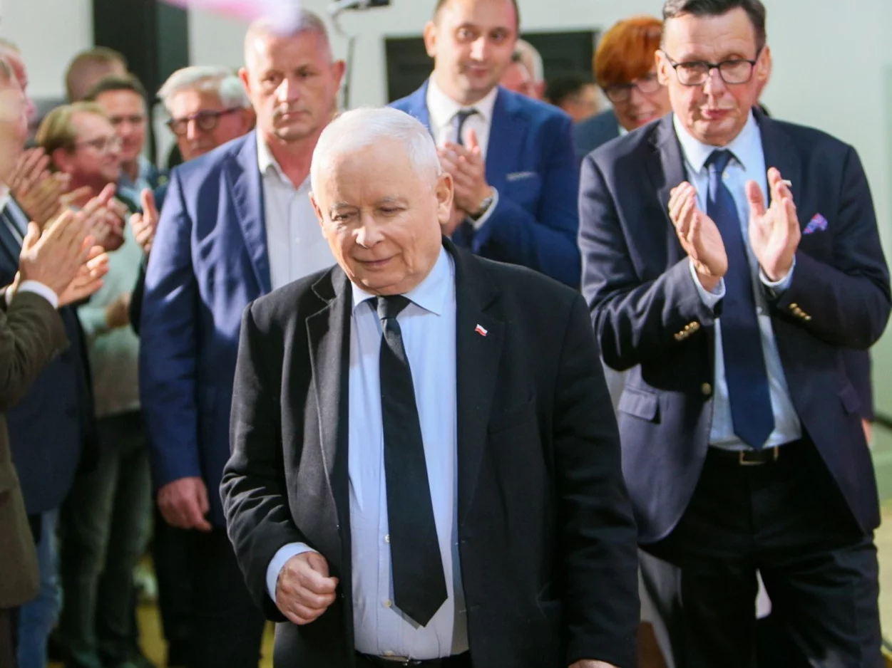 Bunt w szeregach PiS. Decyzja Kaczyńskiego wywołała burzę Bunt w szeregach PiS. Decyzja Kaczyńskiego wywołała burzę
