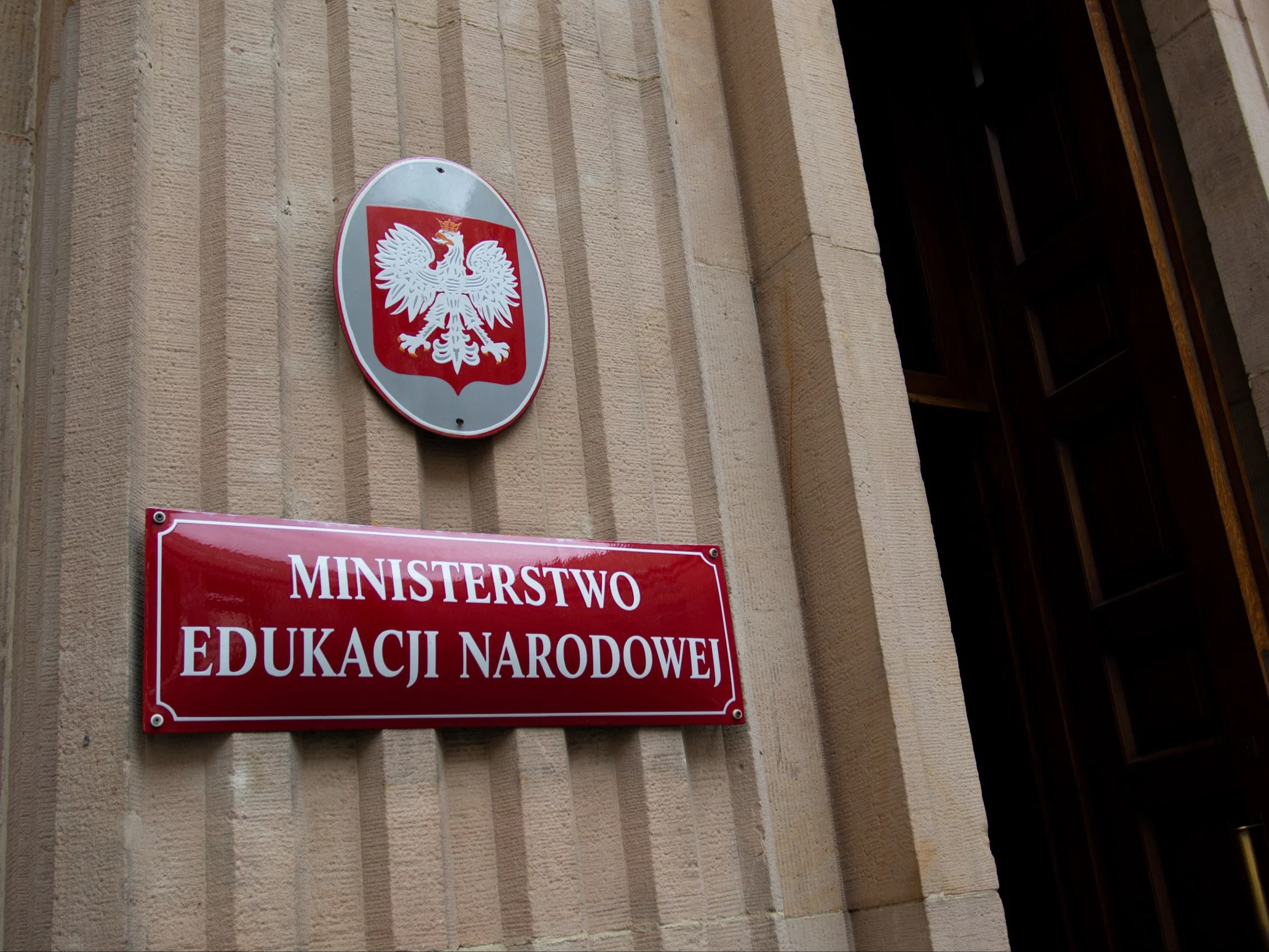 MEN wycofuje się ze śmiałych założeń. To reakcja na uwagi