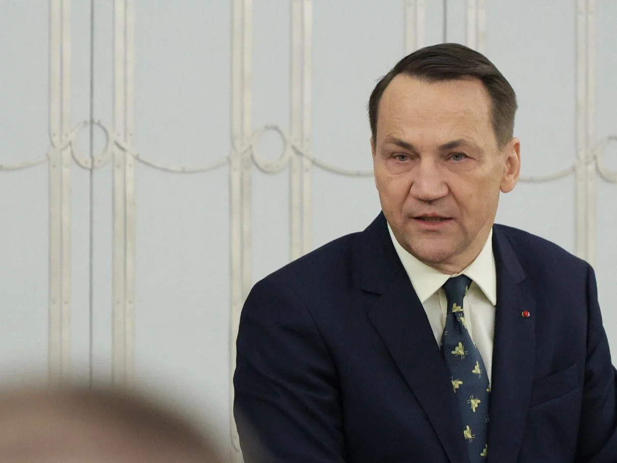 MSZ Iranu wezwał na dywanik polskiego charge d'affaires. Poszło o słowa Sikorskiego MSZ Iranu wezwał na dywanik polskiego charge d'affaires. Poszło o słowa Sikorskiego