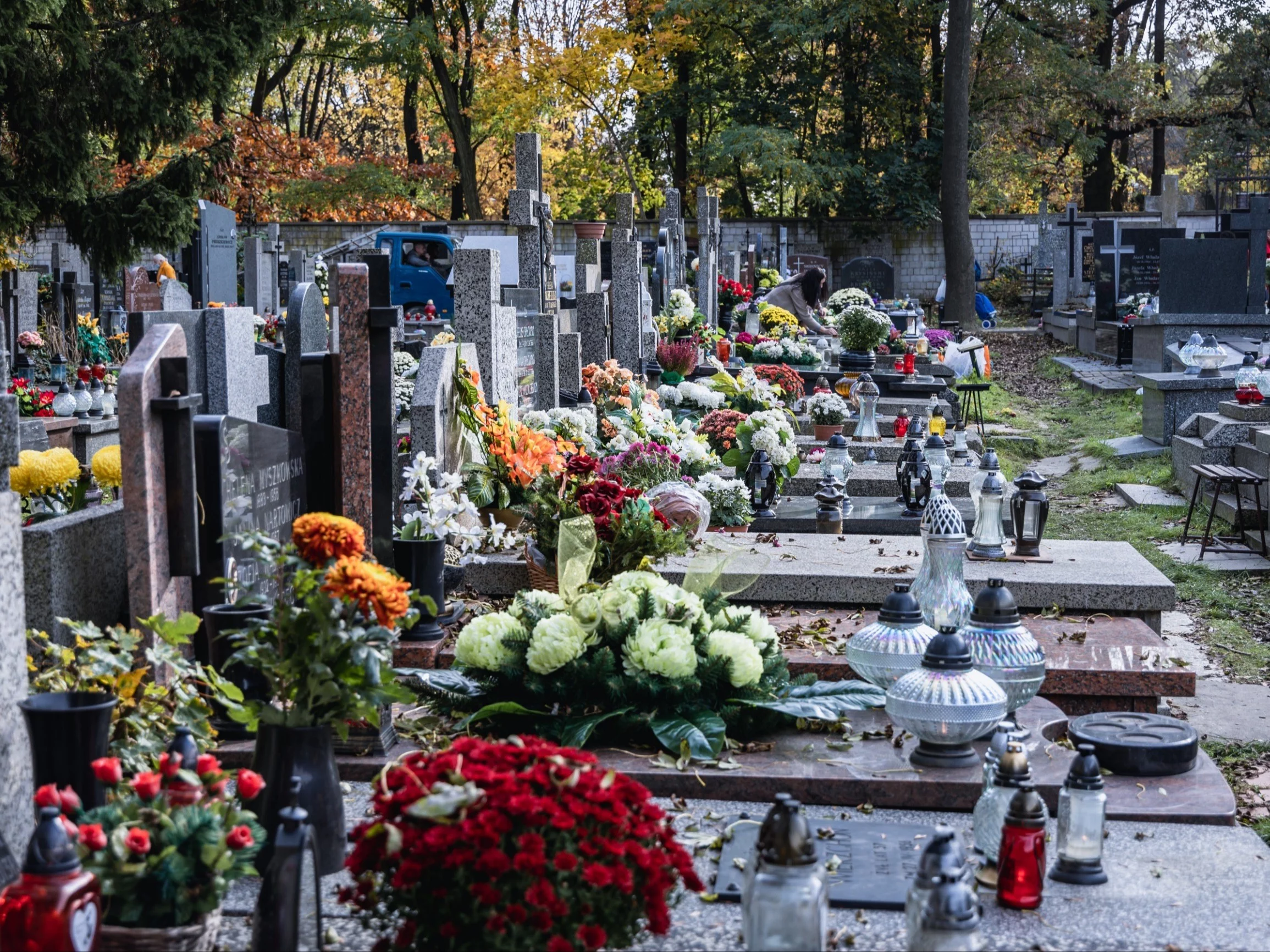 Nielegalne opłaty cmentarne. Polacy mogą domagać się zwrotu tysięcy złotych Nielegalne opłaty cmentarne. Polacy mogą domagać się zwrotu tysięcy złotych