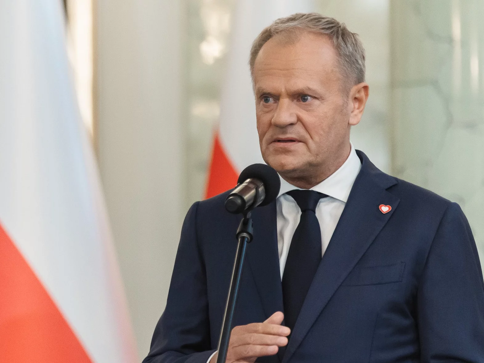Przed dom premiera wrócił skradziony Lexus. „Wtopa po całości” Przed dom premiera wrócił skradziony Lexus. „Wtopa po całości”
