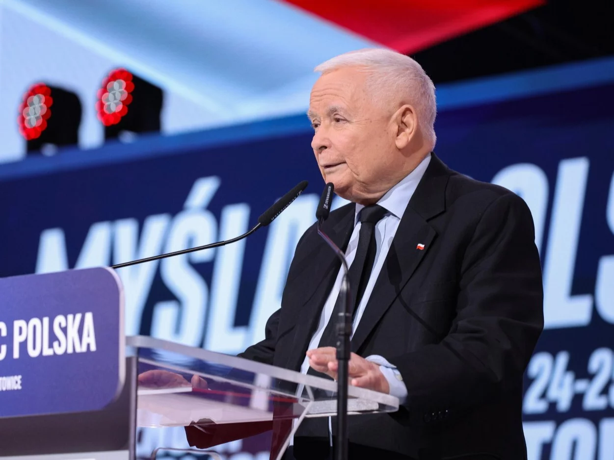 Rewolucja w PiS. Kaczyński podjął radykalne kroki Rewolucja w PiS. Kaczyński podjął radykalne kroki