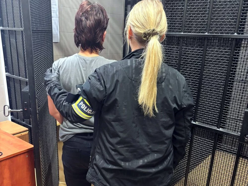 Rodzinny dramat. 36-latka wpadła w furię. Rzuciła się na matkę z nożem Rodzinny dramat. 36-latka wpadła w furię. Rzuciła się na matkę z nożem