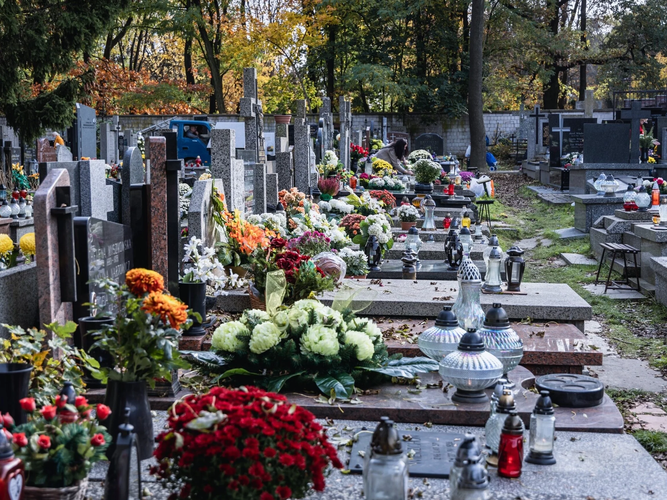 Rygorystyczne zasady na parkingu przy wrocławskim cmentarzu. Kierowcy muszą uważać Rygorystyczne zasady na parkingu przy wrocławskim cmentarzu. Kierowcy muszą uważać