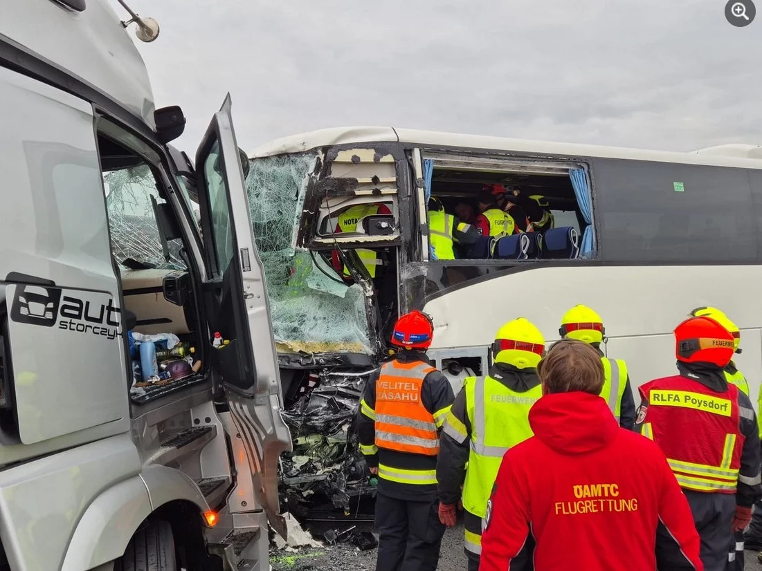 Wypadek polskiego autokaru w Austrii. Wielu rannych, nie żyje mężczyzna Wypadek polskiego autokaru w Austrii. Wielu rannych, nie żyje mężczyzna