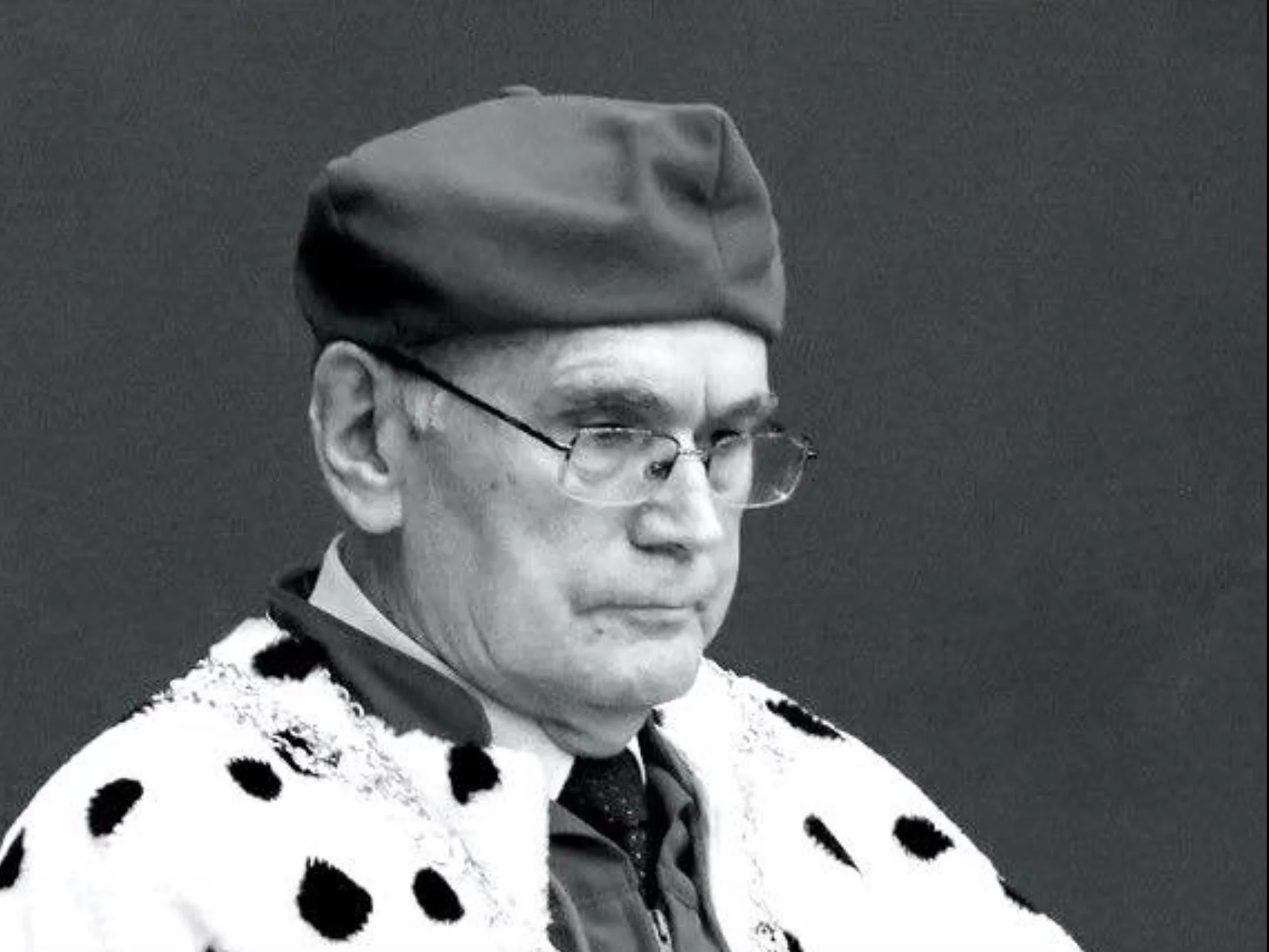 Auto uderzyło w ogrodzenie. Nie żyje były poseł