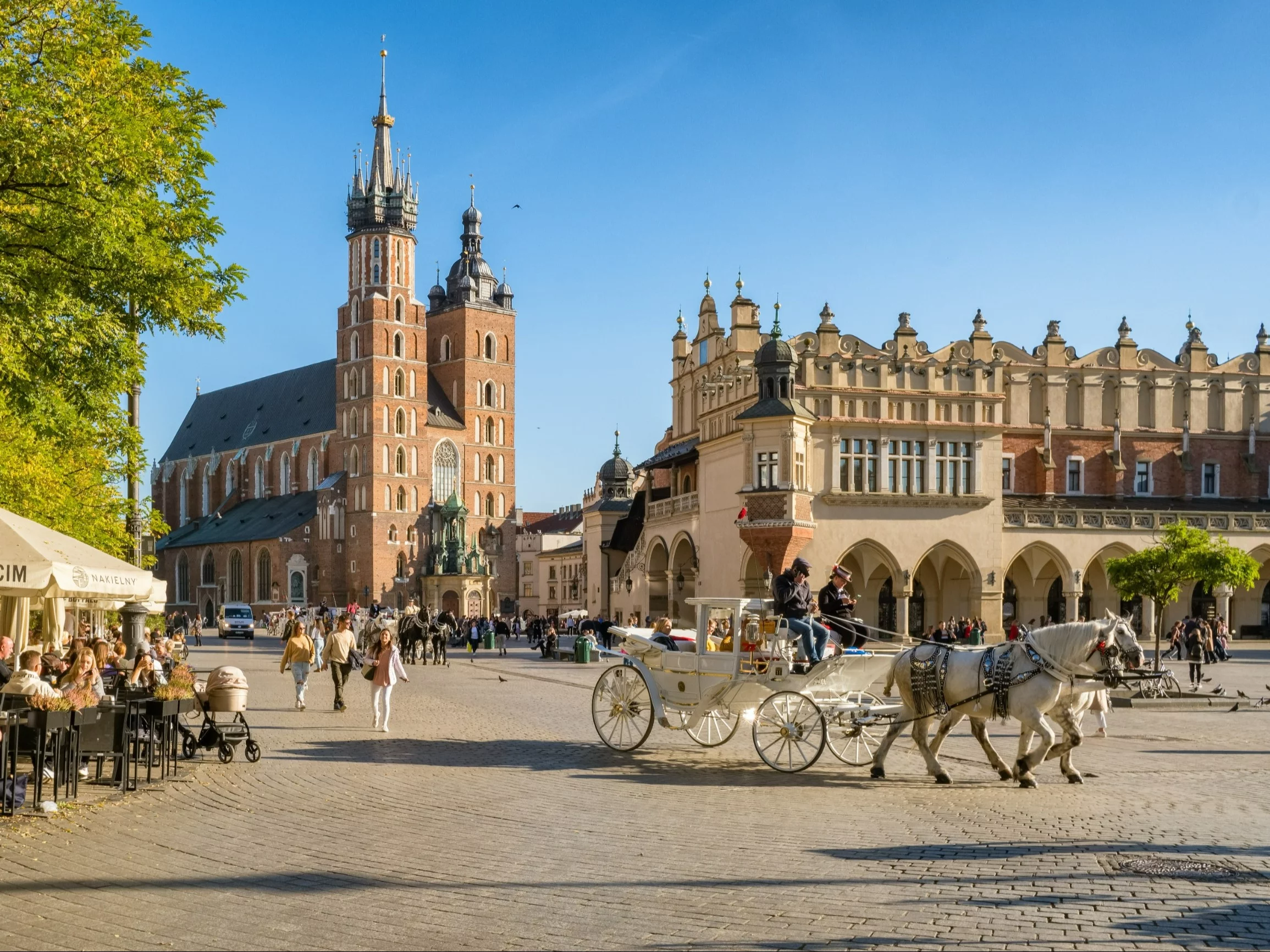 Dominikanie stawiają blok na 400 osób. Tak tłumaczą inwestycję