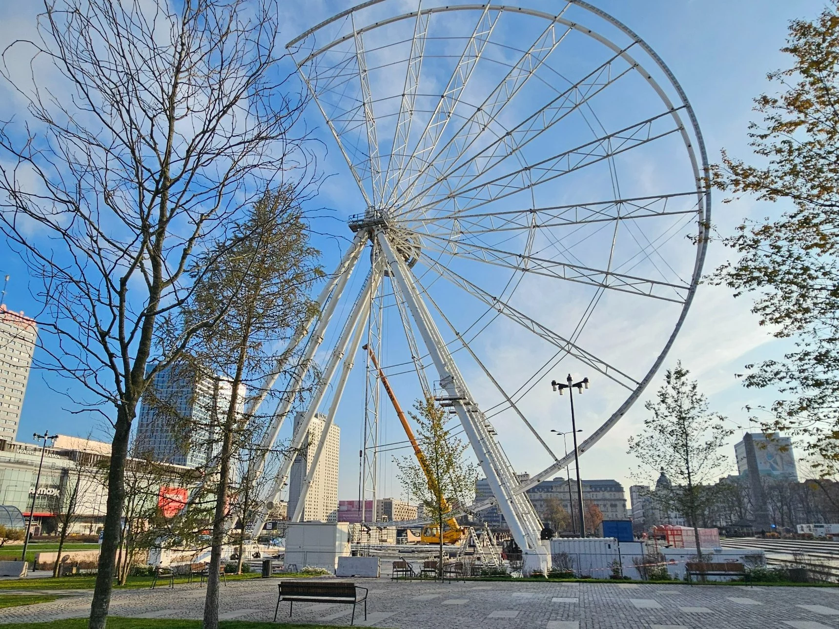 Incydent przed jarmarkiem w Warszawie. Policja wkroczyła do akcji Incydent przed jarmarkiem w Warszawie. Policja wkroczyła do akcji