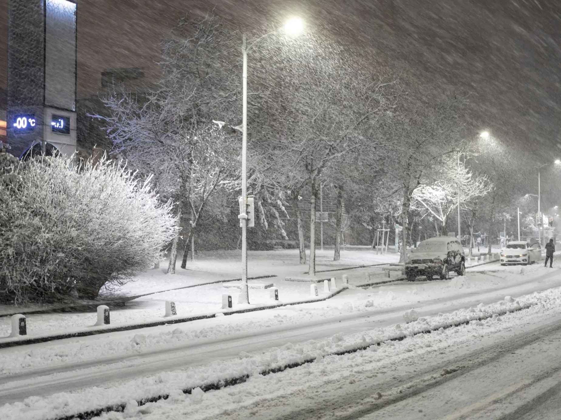 Nagły atak zimy. Burze śnieżne uderzą w Polskę Nagły atak zimy. Burze śnieżne uderzą w Polskę
