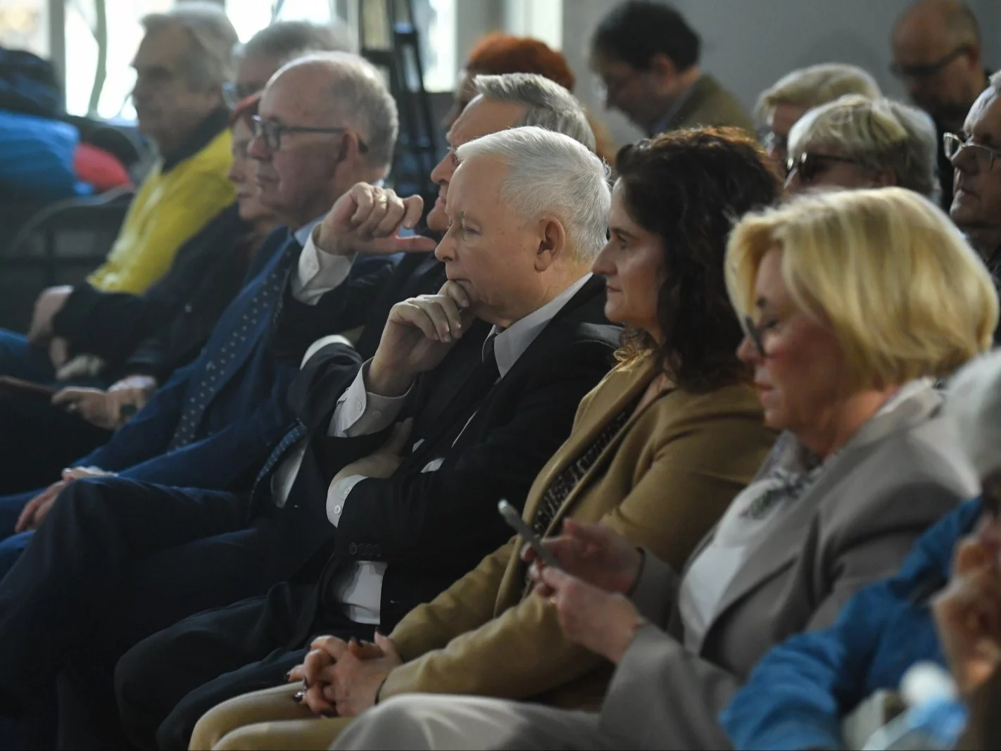 PiS tak słabe nie było od lat. „Żadnej premii za Nawrockiego”