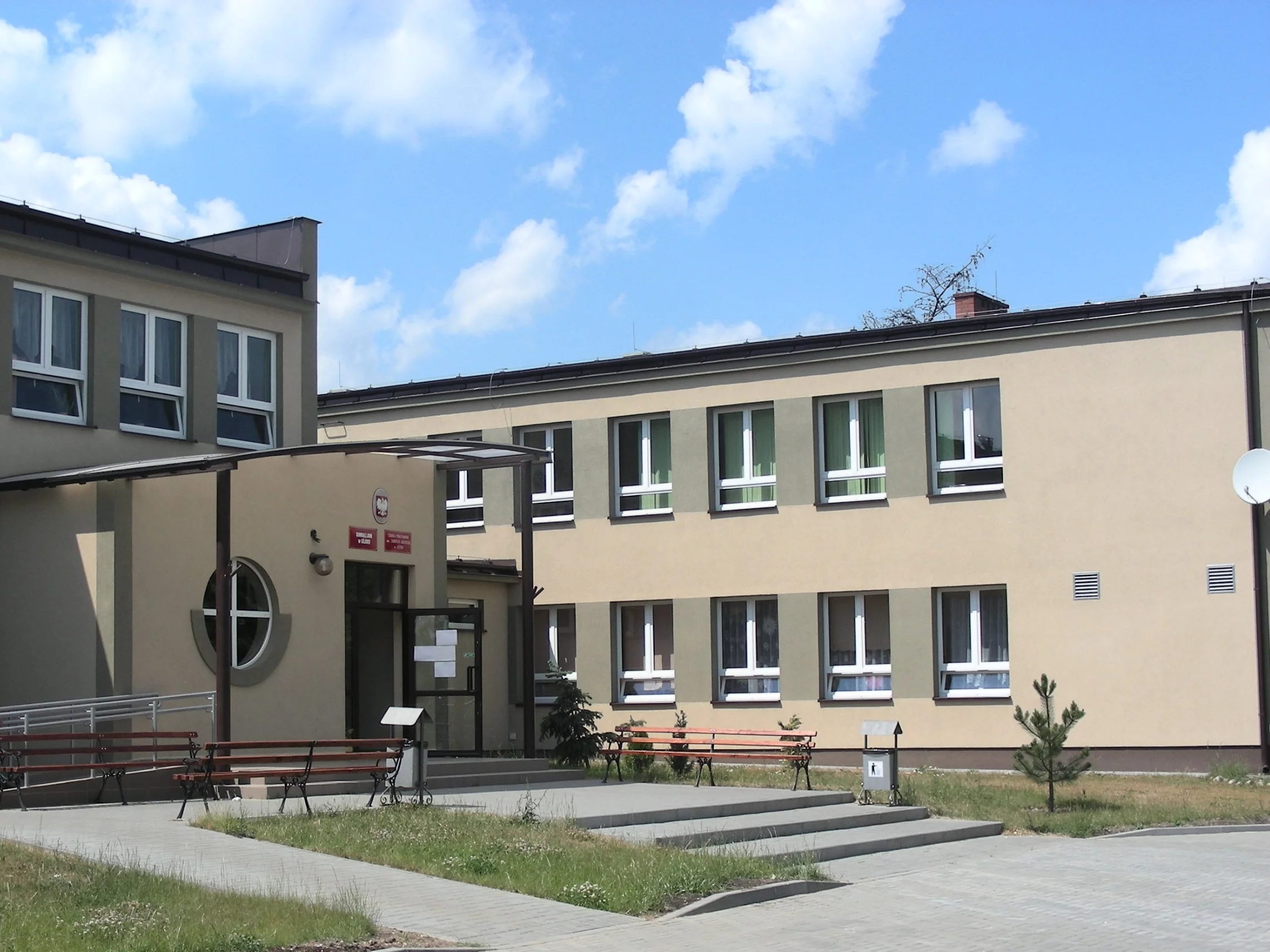 Rodzic rzucił się na dyrektorkę. Na jaw wyszły nowe fakty Rodzic rzucił się na dyrektorkę. Na jaw wyszły nowe fakty