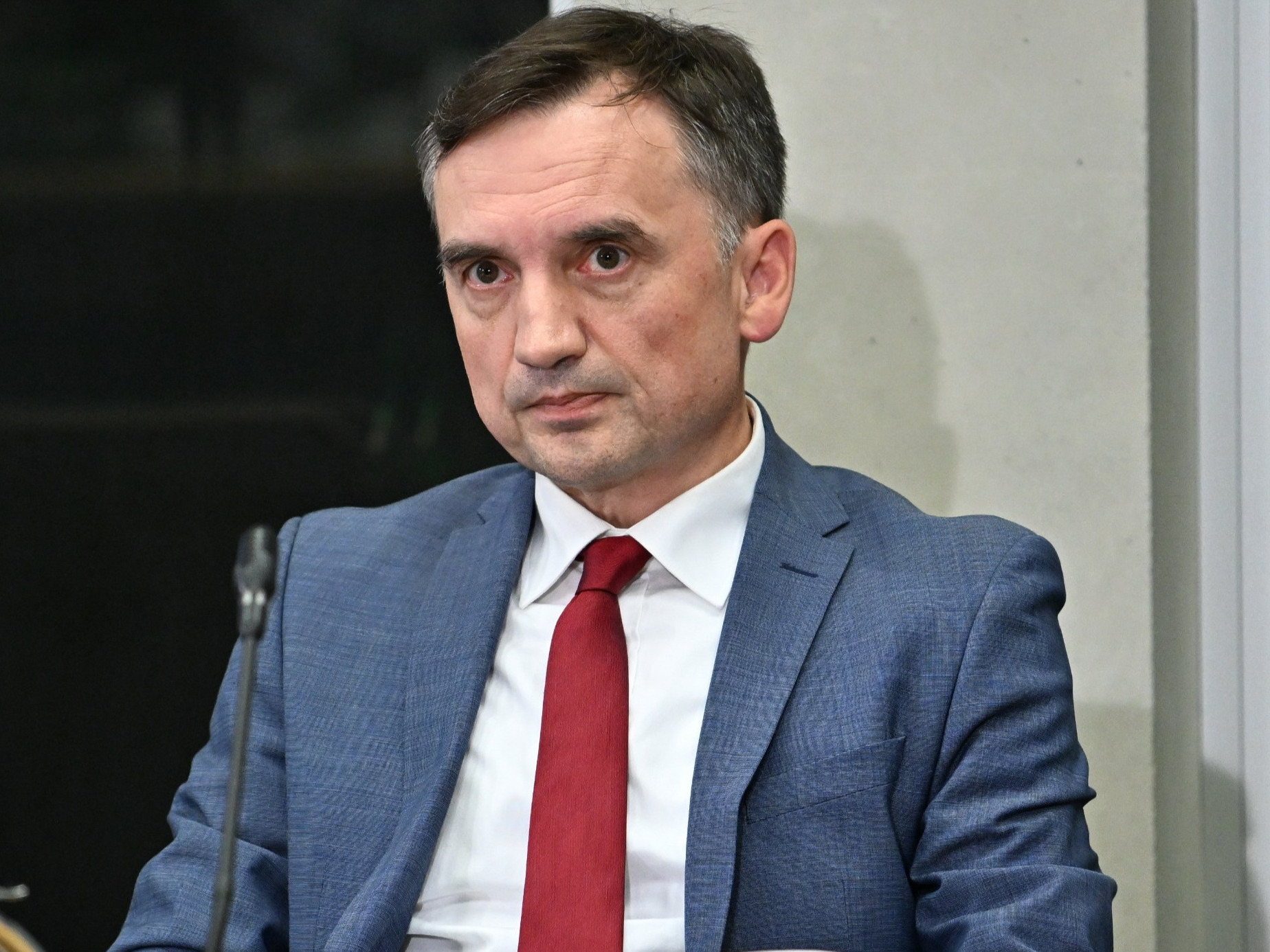 Tak PiS reaguje na sprawę Ziobry. „Trzymają kciuki za Żurka”