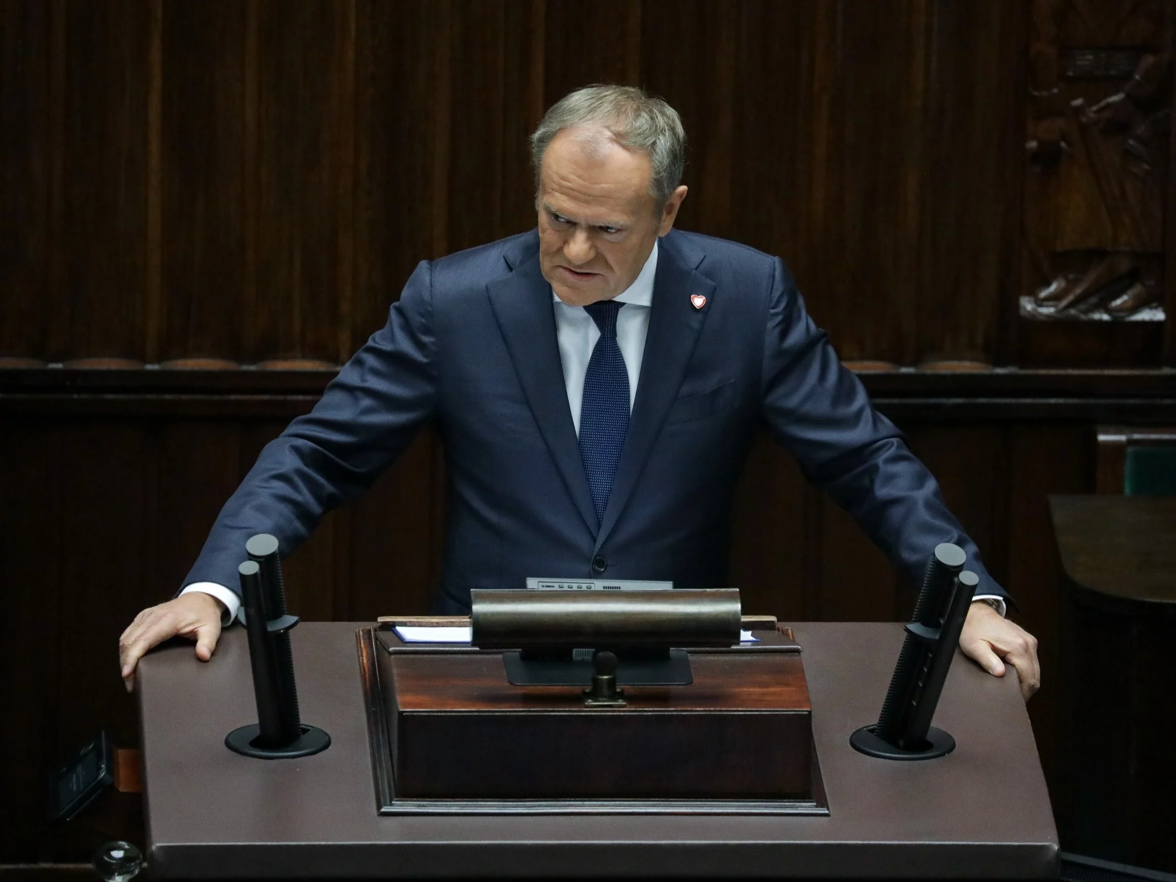 Tusk grzmiał z sejmowej mównicy. Wskazał sprawców aktów dywersji Tusk grzmiał z sejmowej mównicy. Wskazał sprawców aktów dywersji