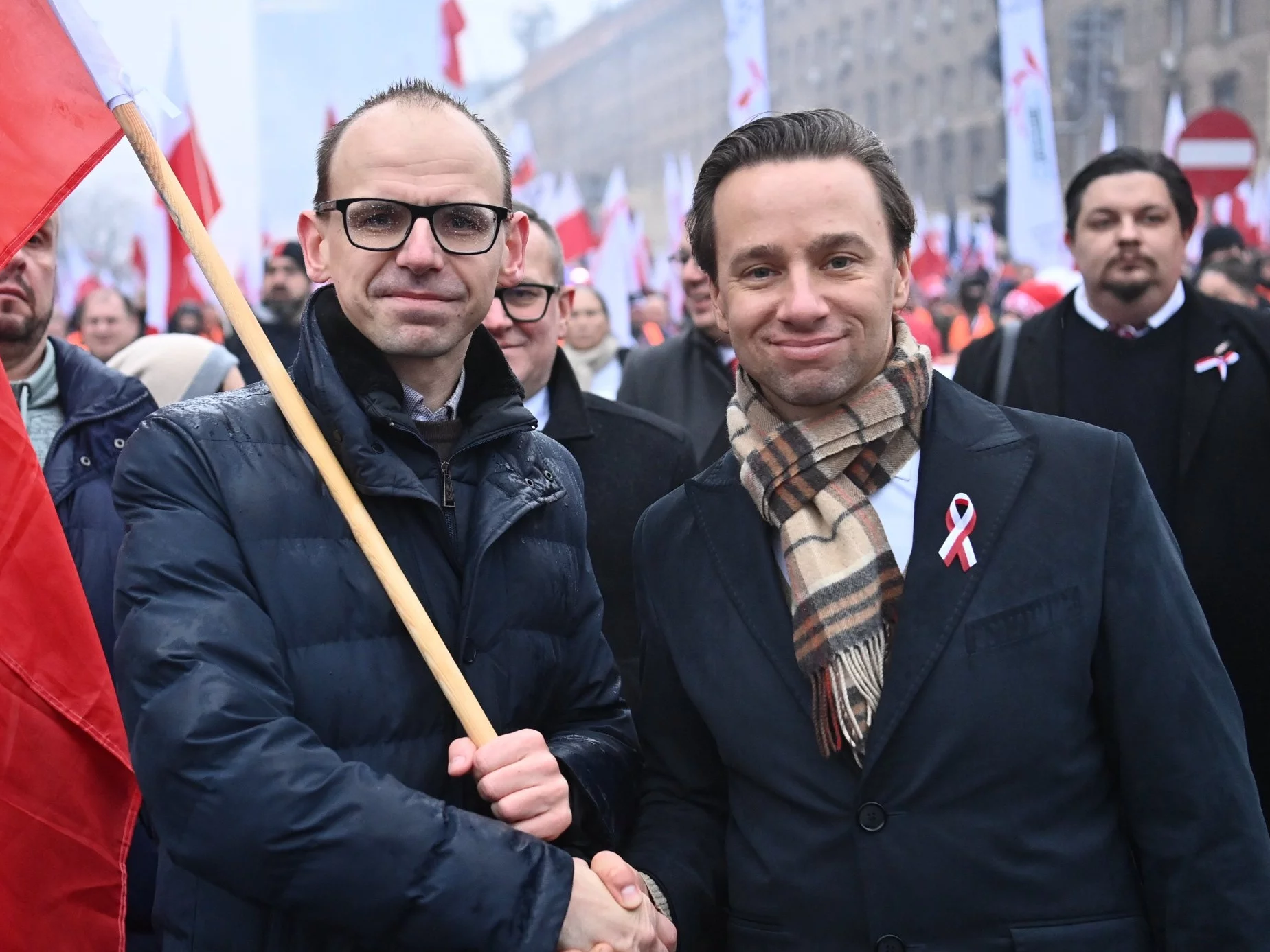 Zgrzyt w Konfederacji podczas marszu? Wymowna reakcja Bosaka