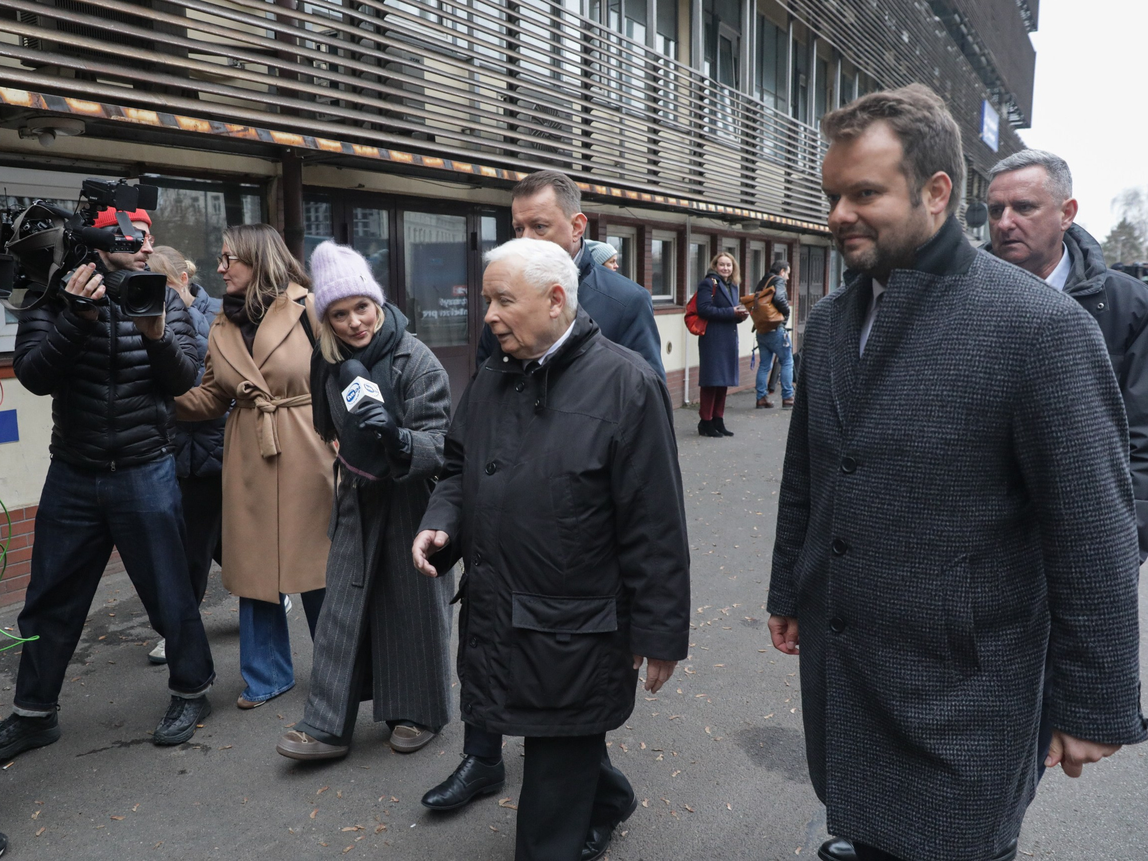Burza na pilnym spotkaniu władz PiS zwołanym przez Kaczyńskiego. Kulisy zamkniętej narady Burza na pilnym spotkaniu władz PiS zwołanym przez Kaczyńskiego. Kulisy zamkniętej narady
