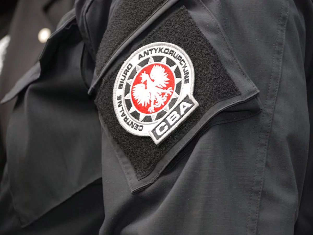 Były wiceminister finansów z zarzutami. Grozi mu do 8 lat więzienia