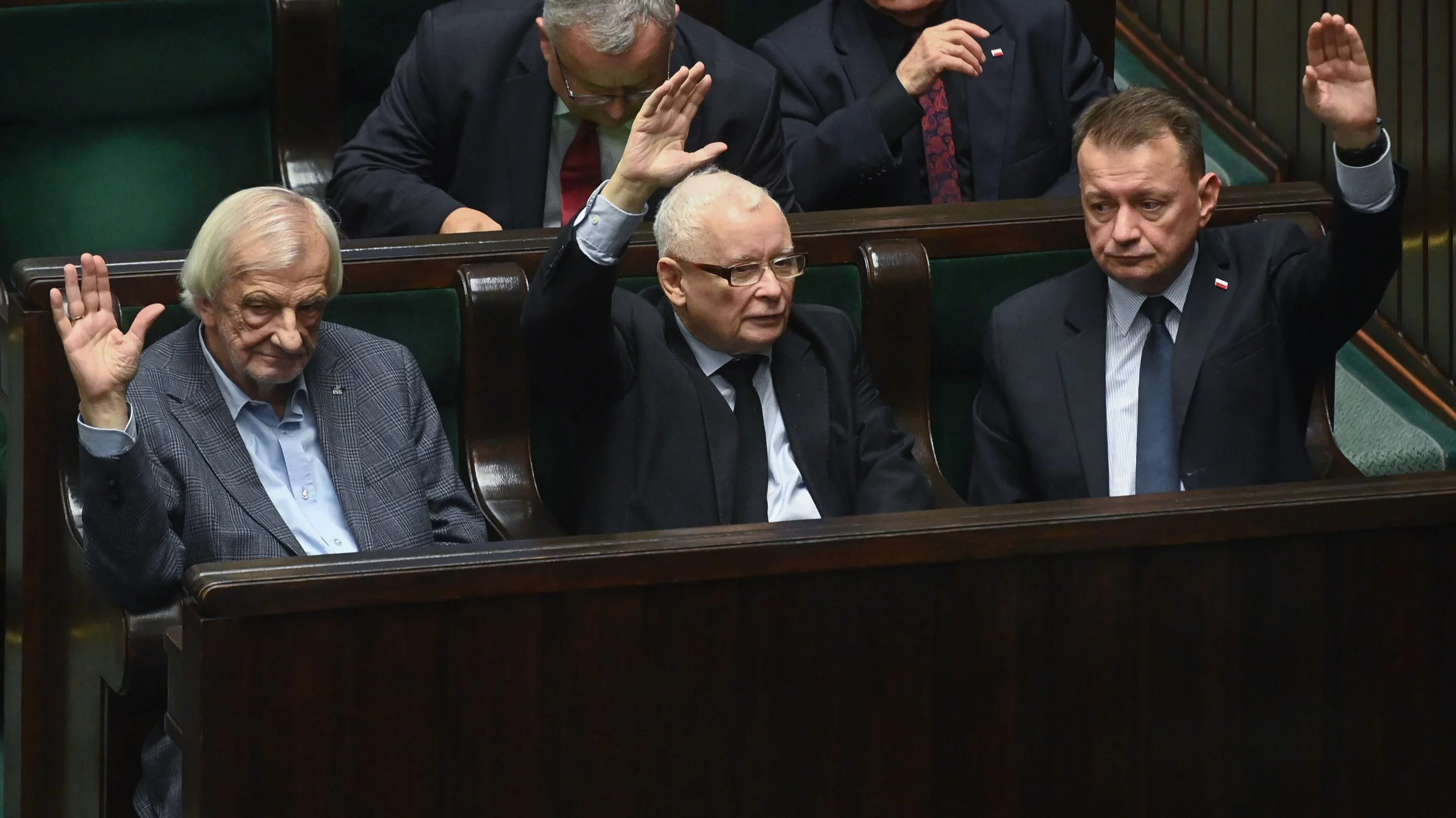 Czołowemu politykowi groziło zawieszenie, po politycznej burzy w PiS sprawdzono resztę. „Skandal”