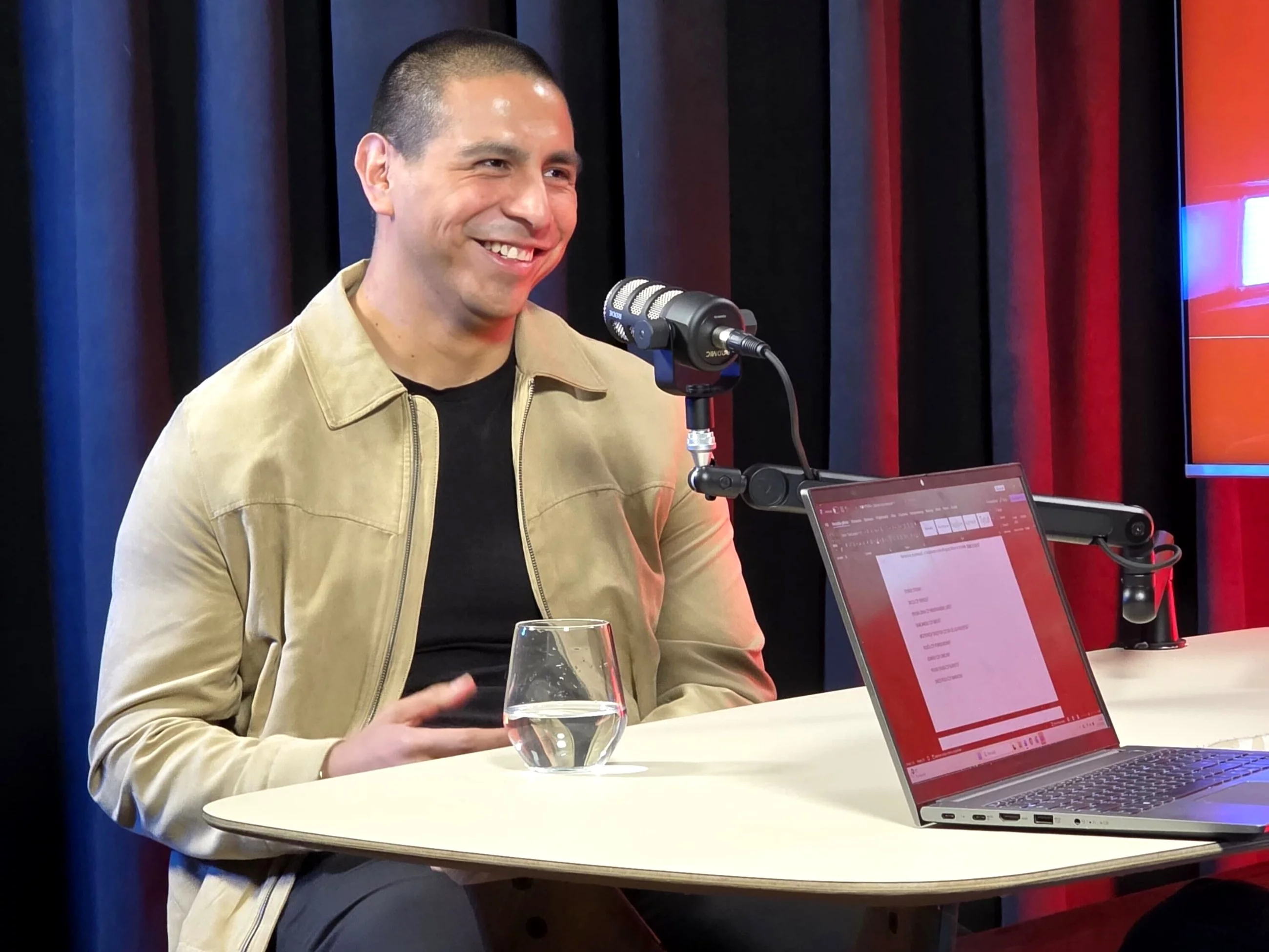 „Czuję się coraz bardziej Polakiem”. Meksykanin szczerze o życiu w naszym kraju