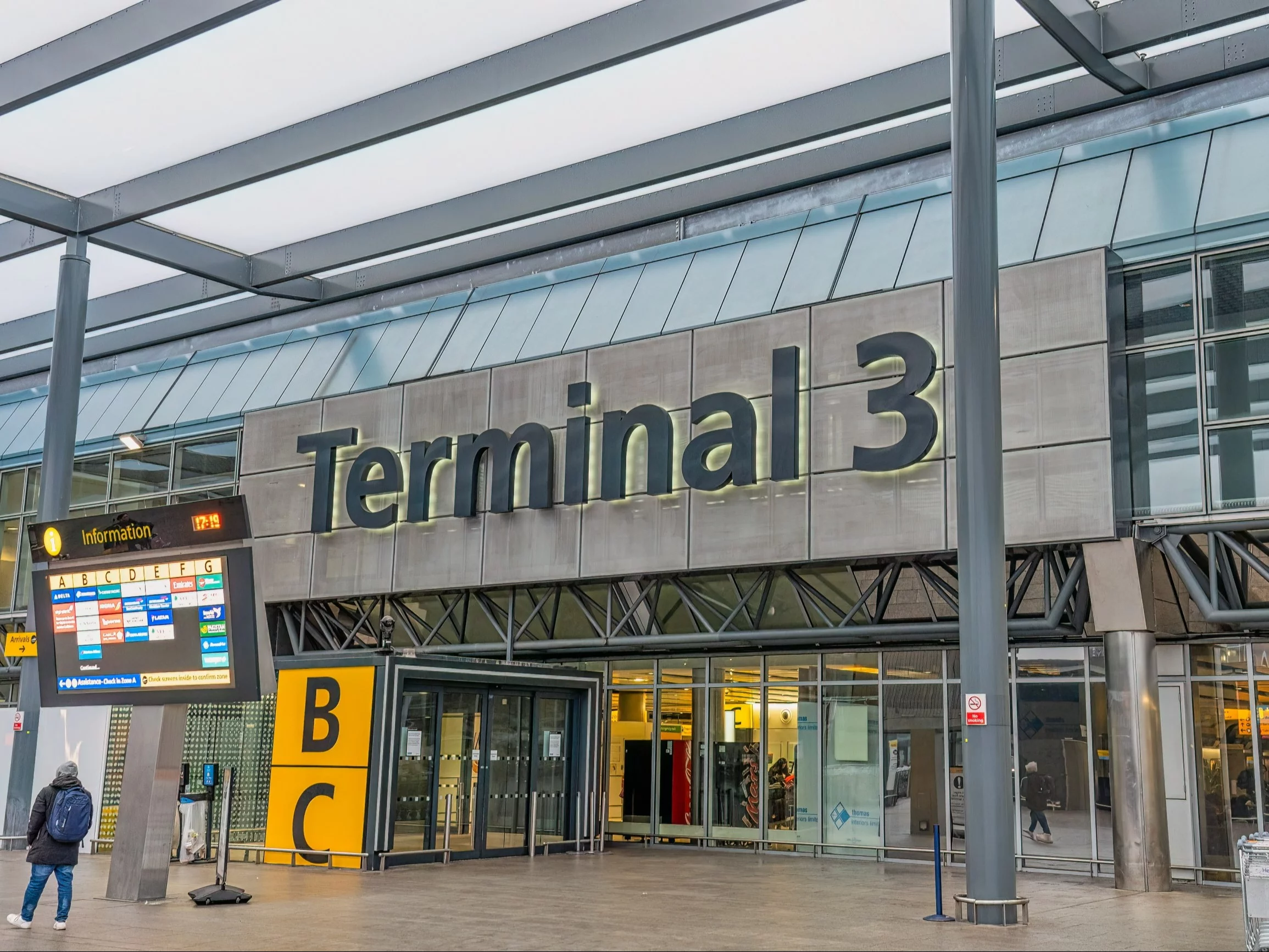 Incydent na lotnisku Heathrow. Kilka osób poszkodowanych, trwa akcja służb Incydent na lotnisku Heathrow. Kilka osób poszkodowanych, trwa akcja służb
